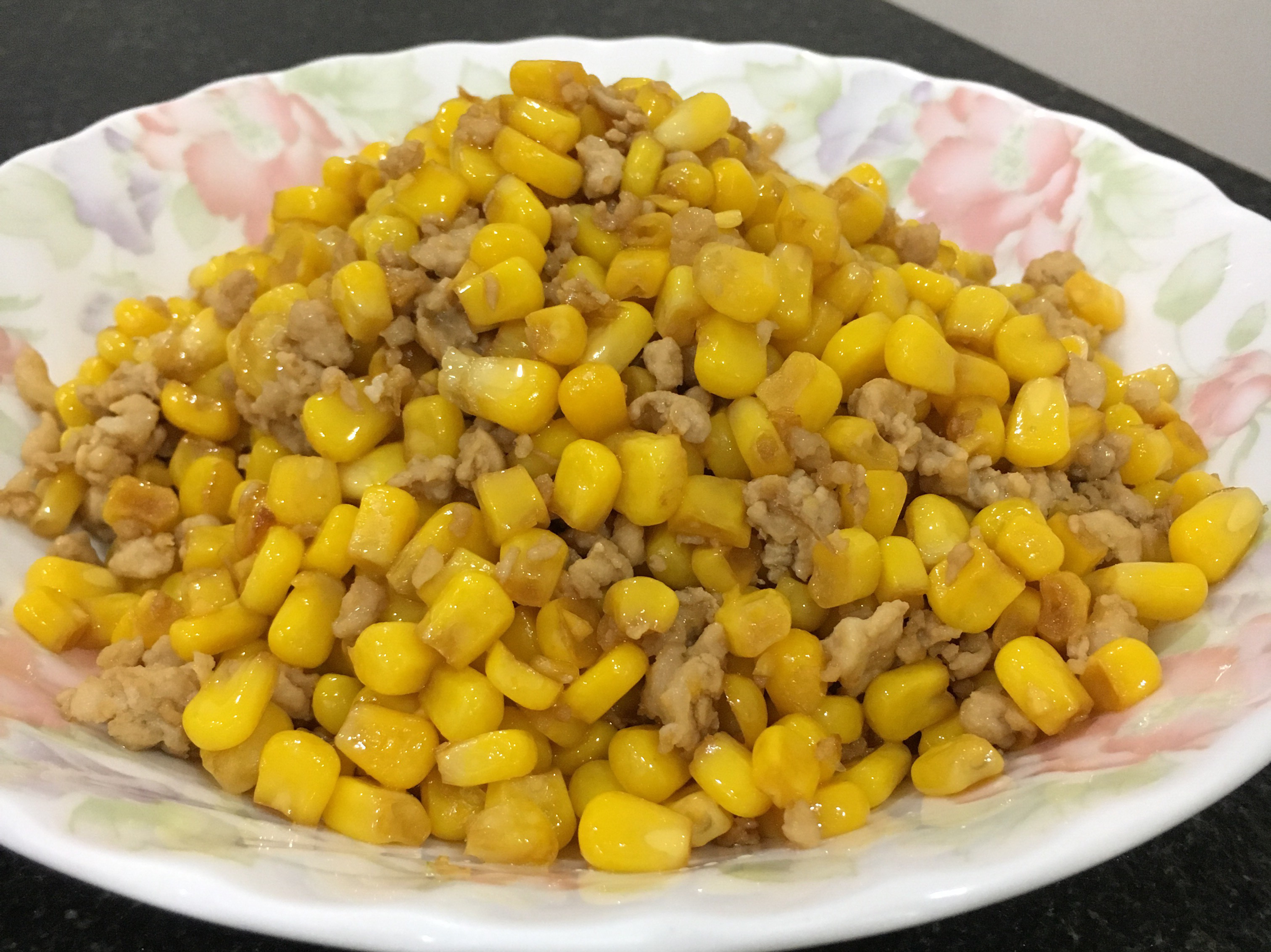 带出玉米的甜味即可 份量 4人份 时间 10分钟 食材 小撇步 玉米粒和绞