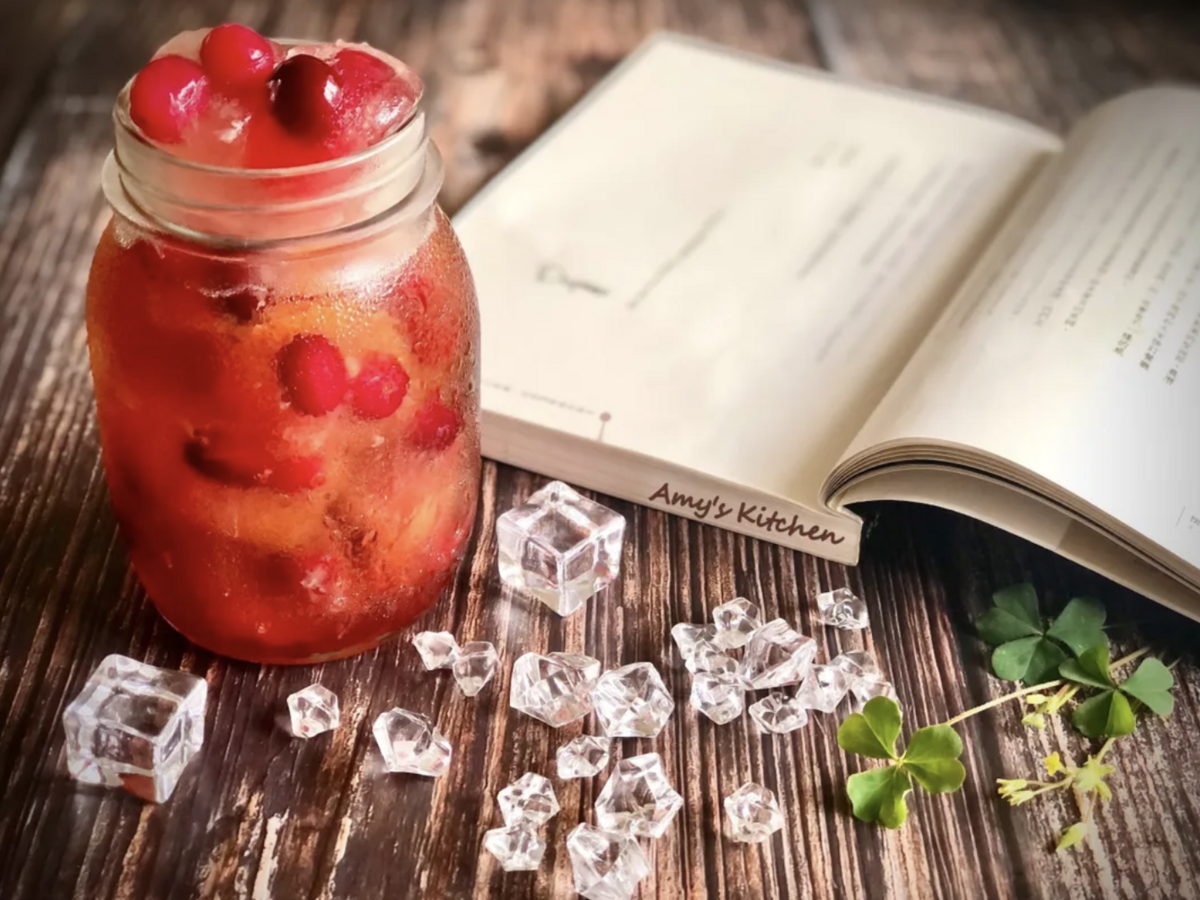 來一杯冰涼可口的飲料消消暑🍹