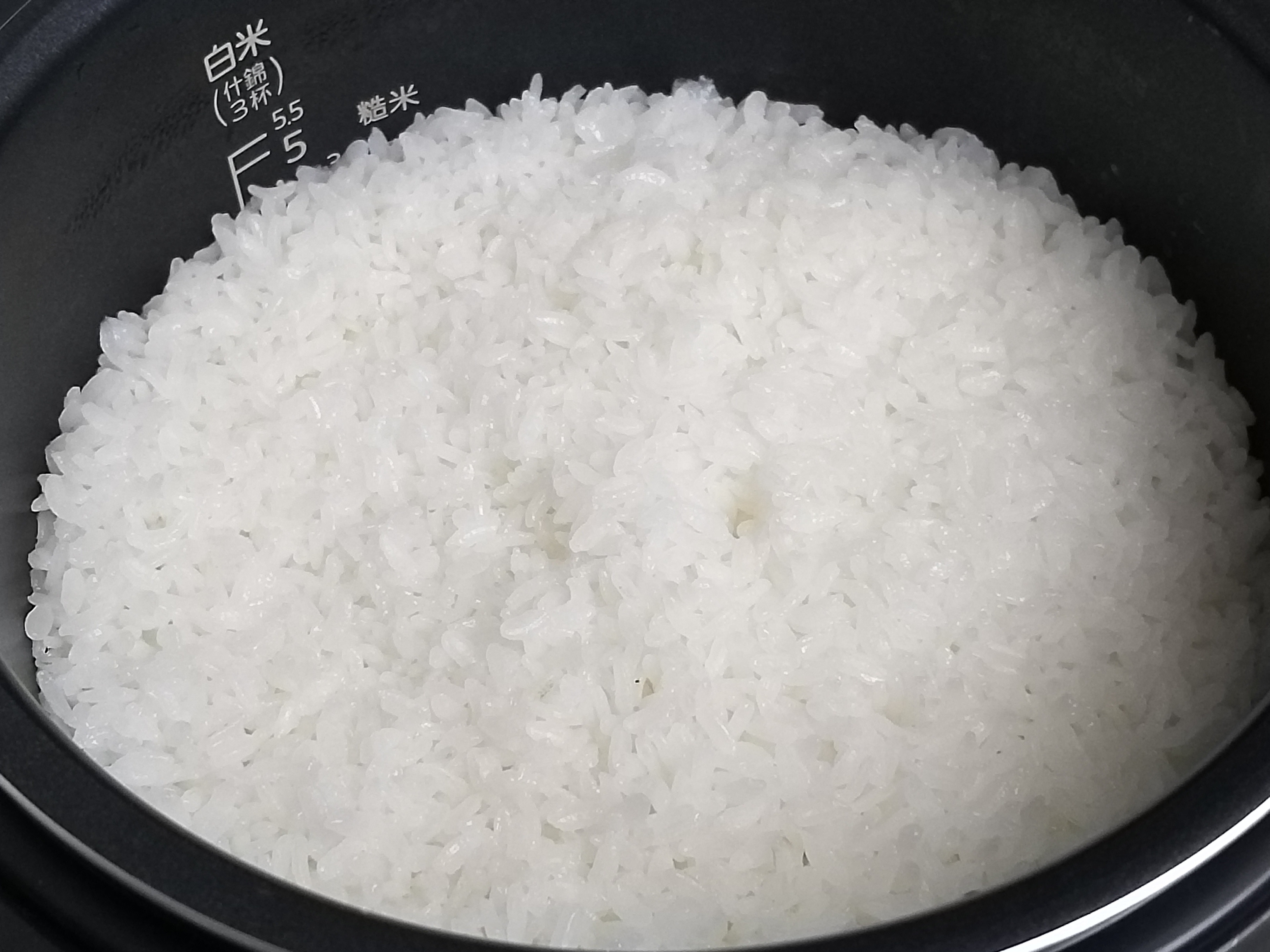 忙碌主婦的好幫手~可炊飯/料理/烘焙的虎牌電子鍋的第 6 張圖片