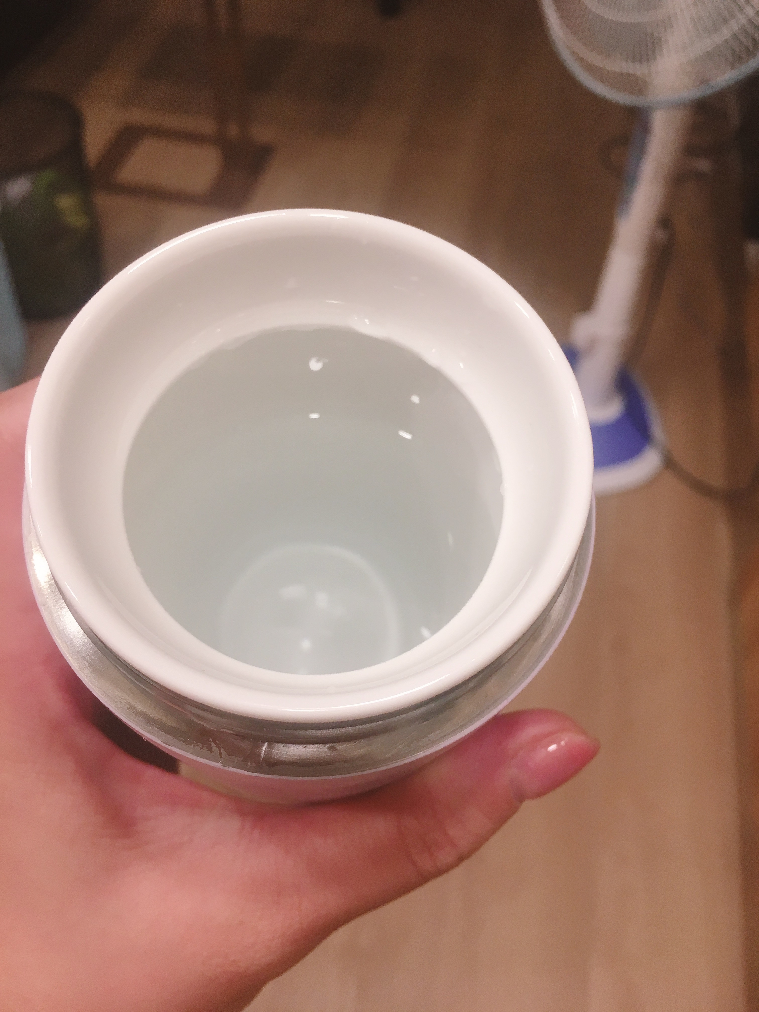 美觀實用兼具的SWANZ 陶瓷保溫彈跳杯的第 5 張圖片