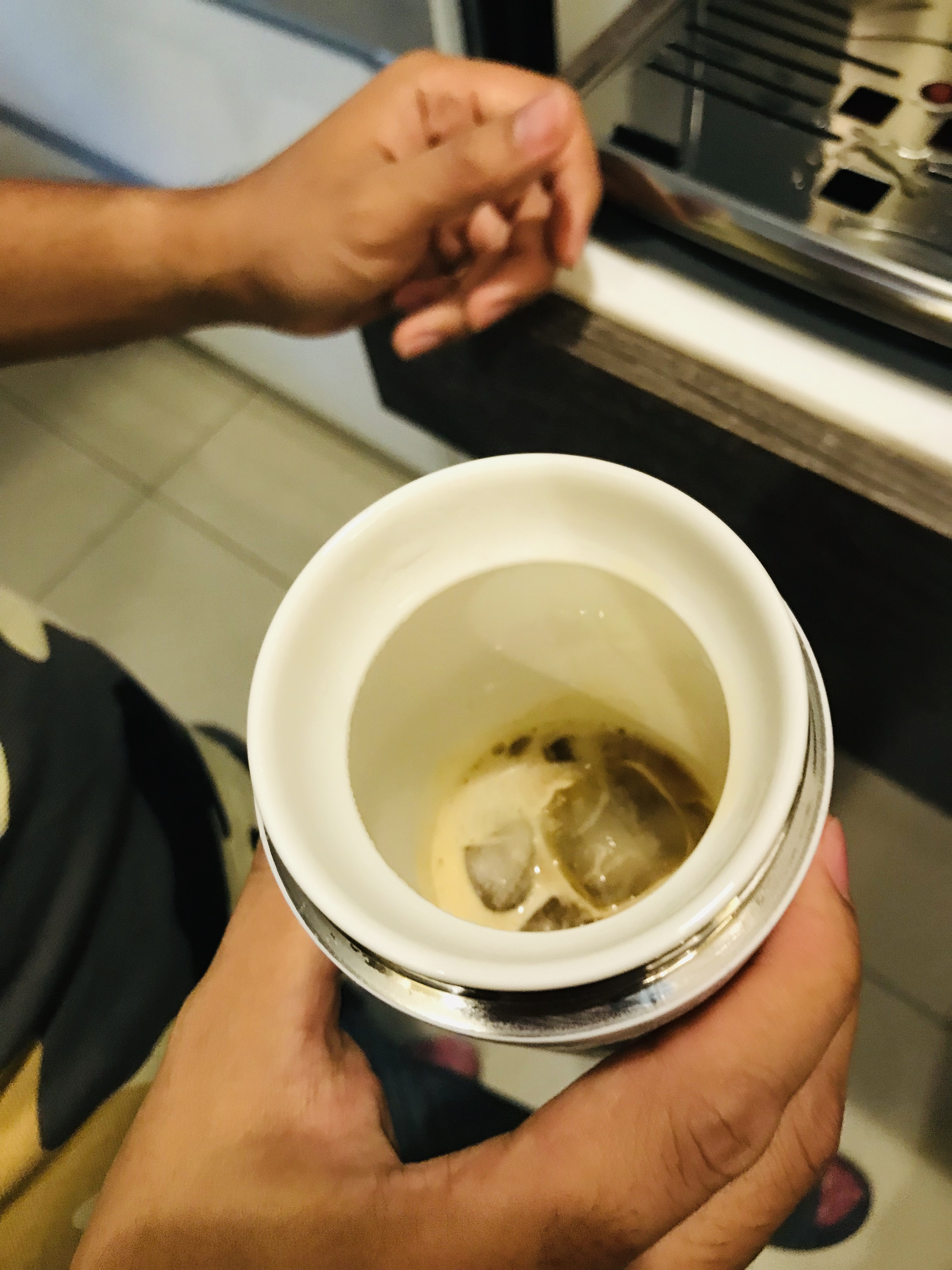 讓 SWANZ 陶瓷保溫彈跳杯陪伴你的第 3 張圖片