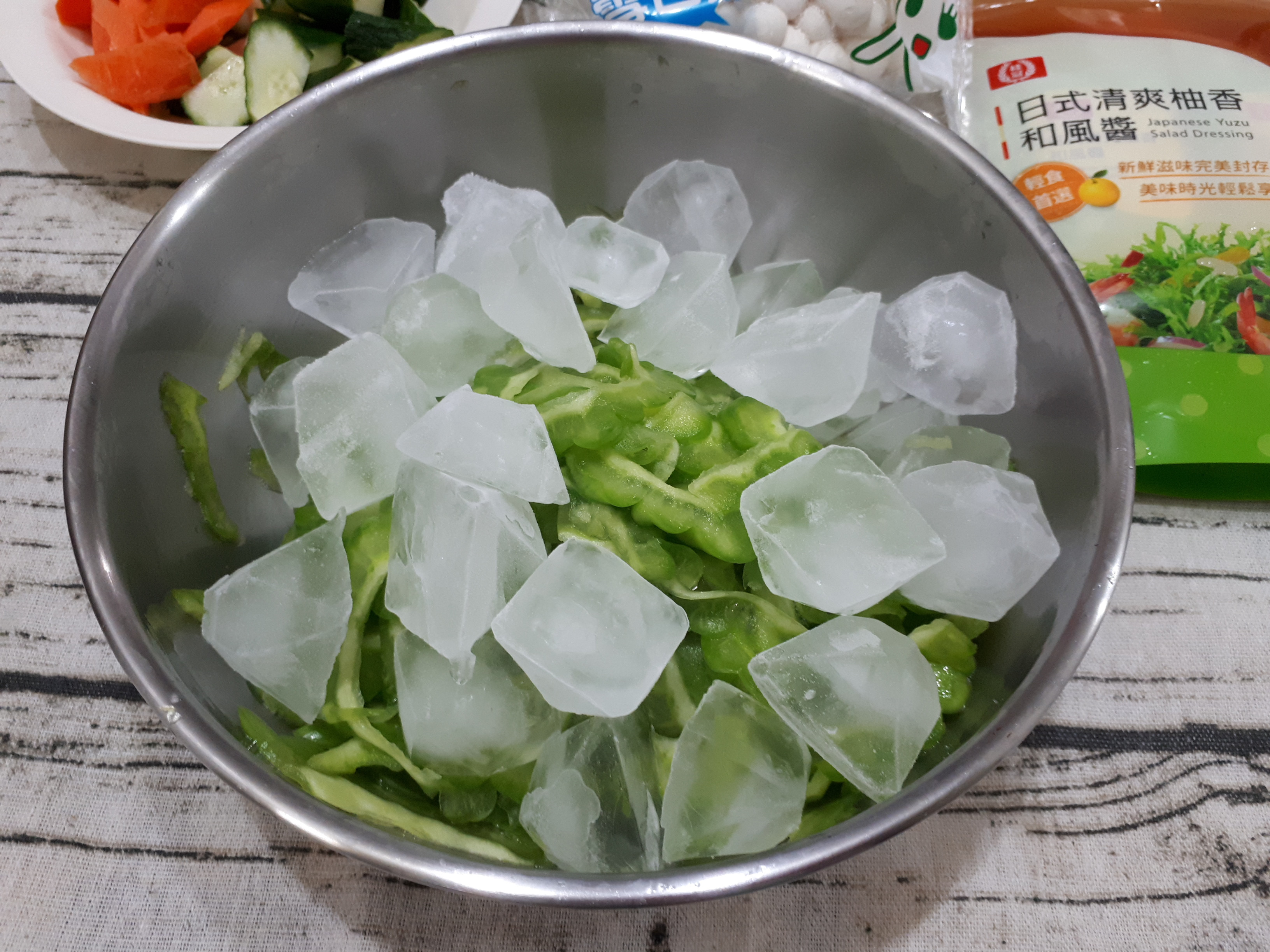 零廚藝免流汗料理~凱薩雞肉沙拉、涼拌苦瓜、涼拌蘆筍的第 5 張圖片