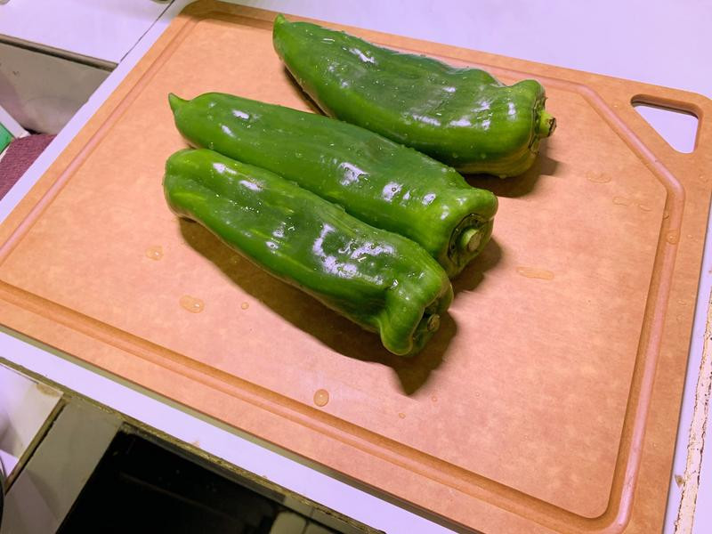 顛覆想像的松木纖維抗菌砧板，高密度質地不滲水不發霉!的第 5 張圖片