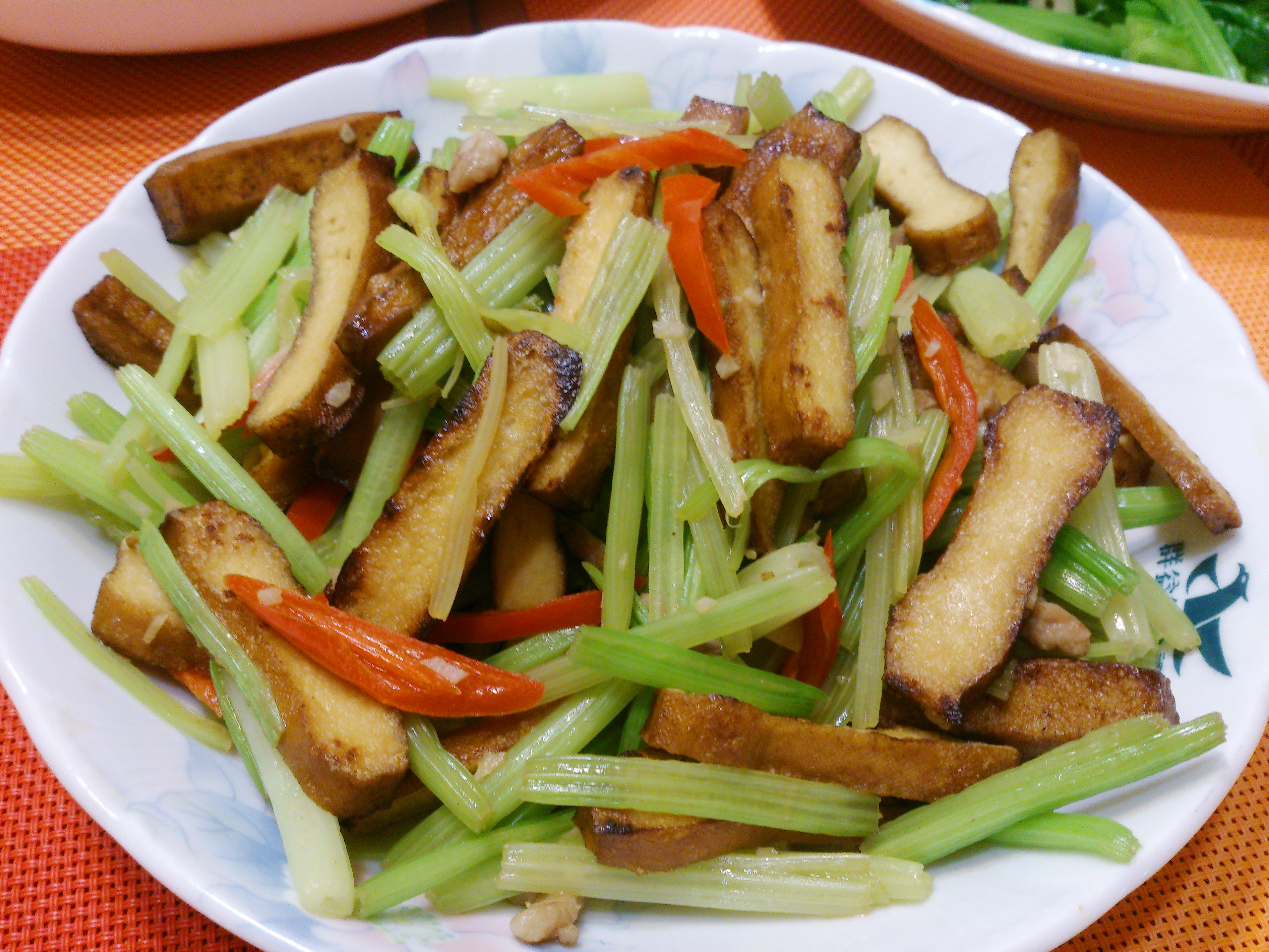 愛美麗的輕鬆料理 芹菜豆干炒肉絲by 愛美麗 愛料理