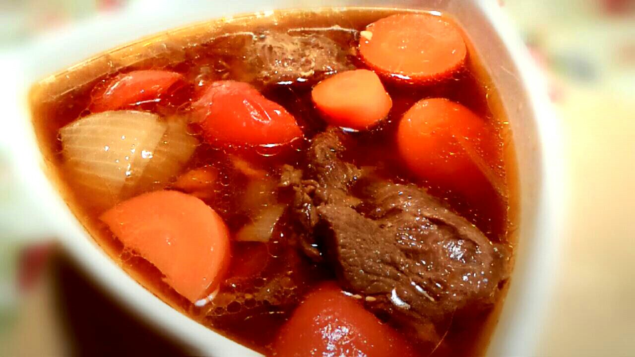 紅燒牛肉湯。