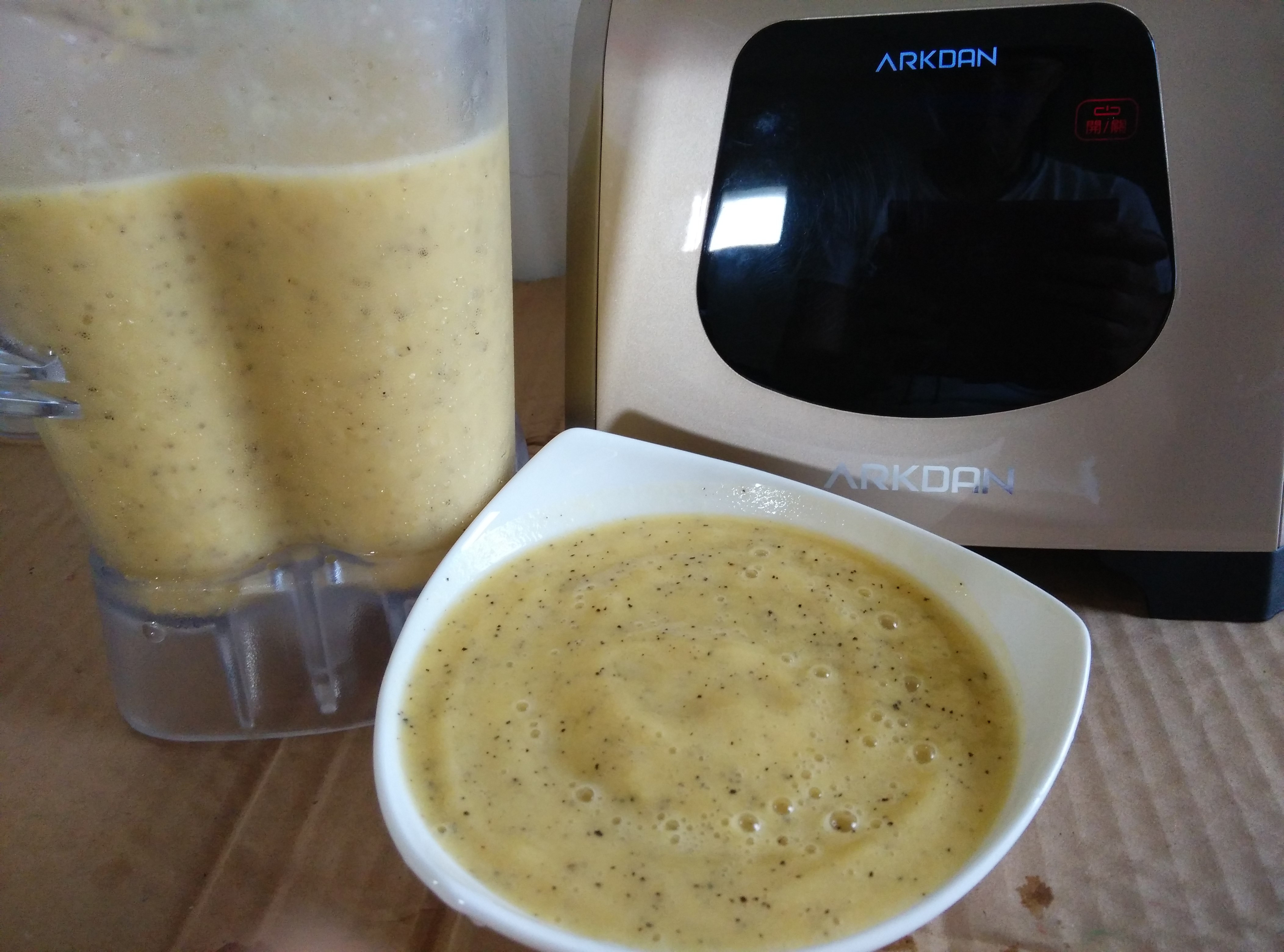 ARKDAN數位全營養調理機-百香鳳梨汁