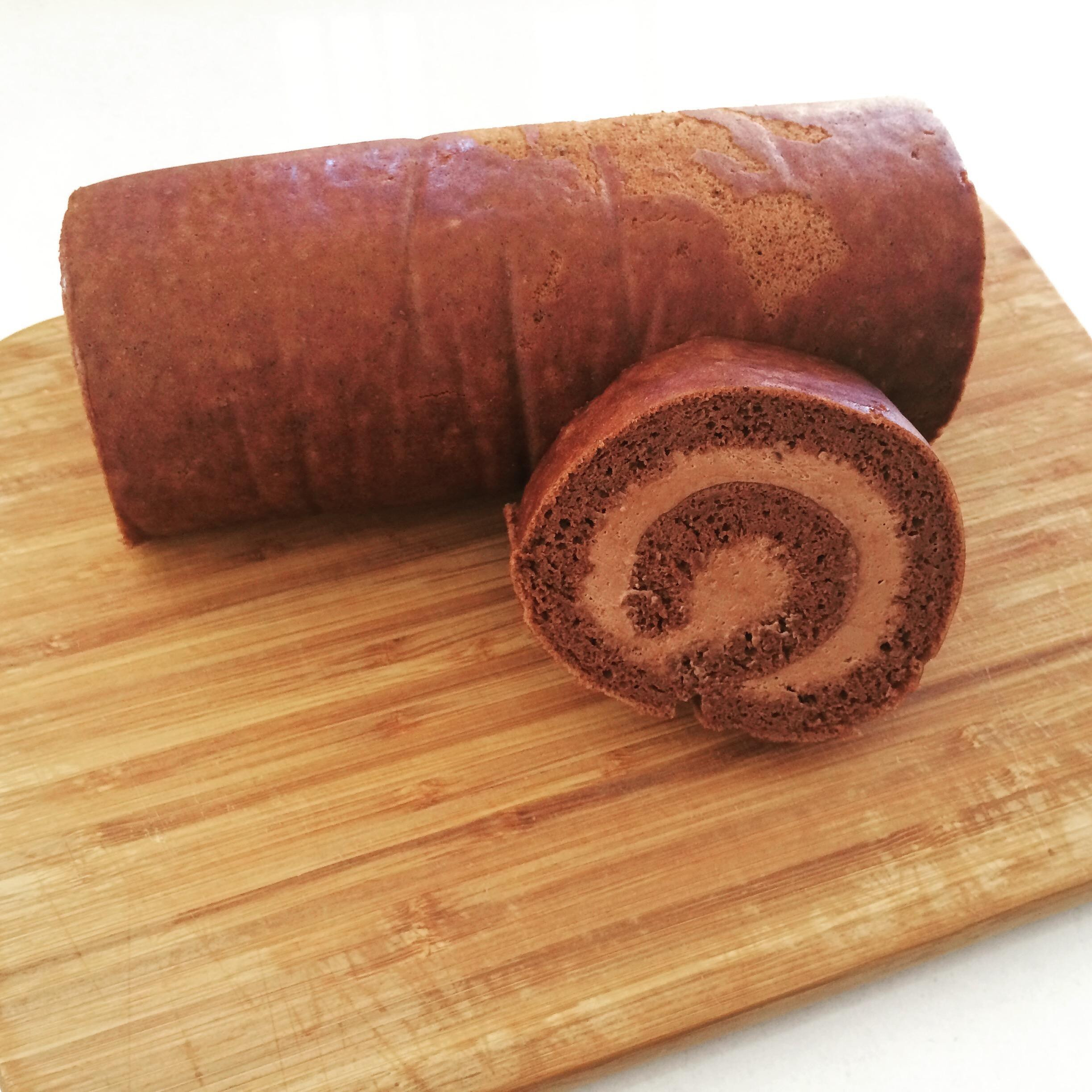 [烘焙食譜] 巧克力瑞士捲Swiss roll cake。香醇可可粉版本~ | 西西烹飪筆記