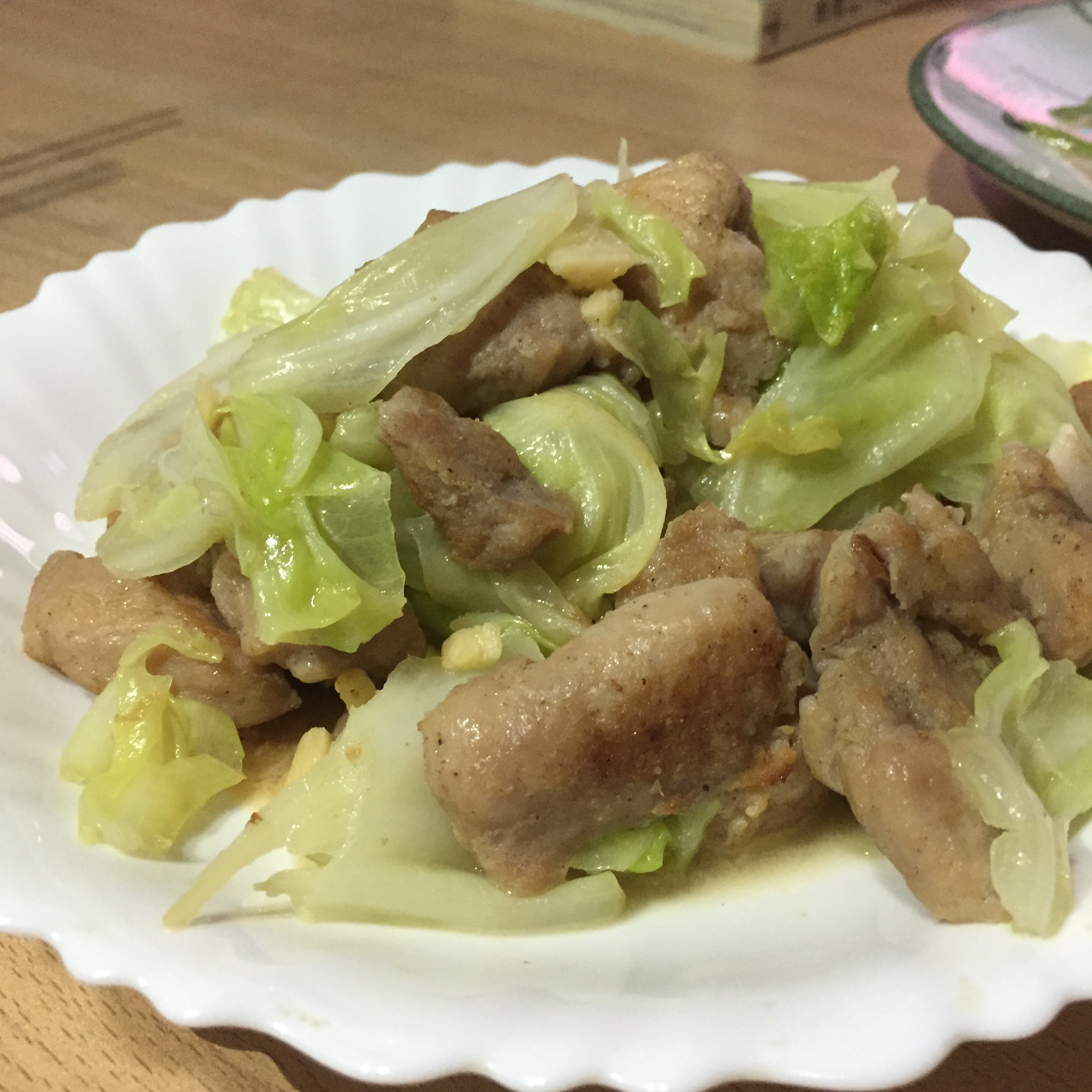 蒜炒豬肉高麗菜