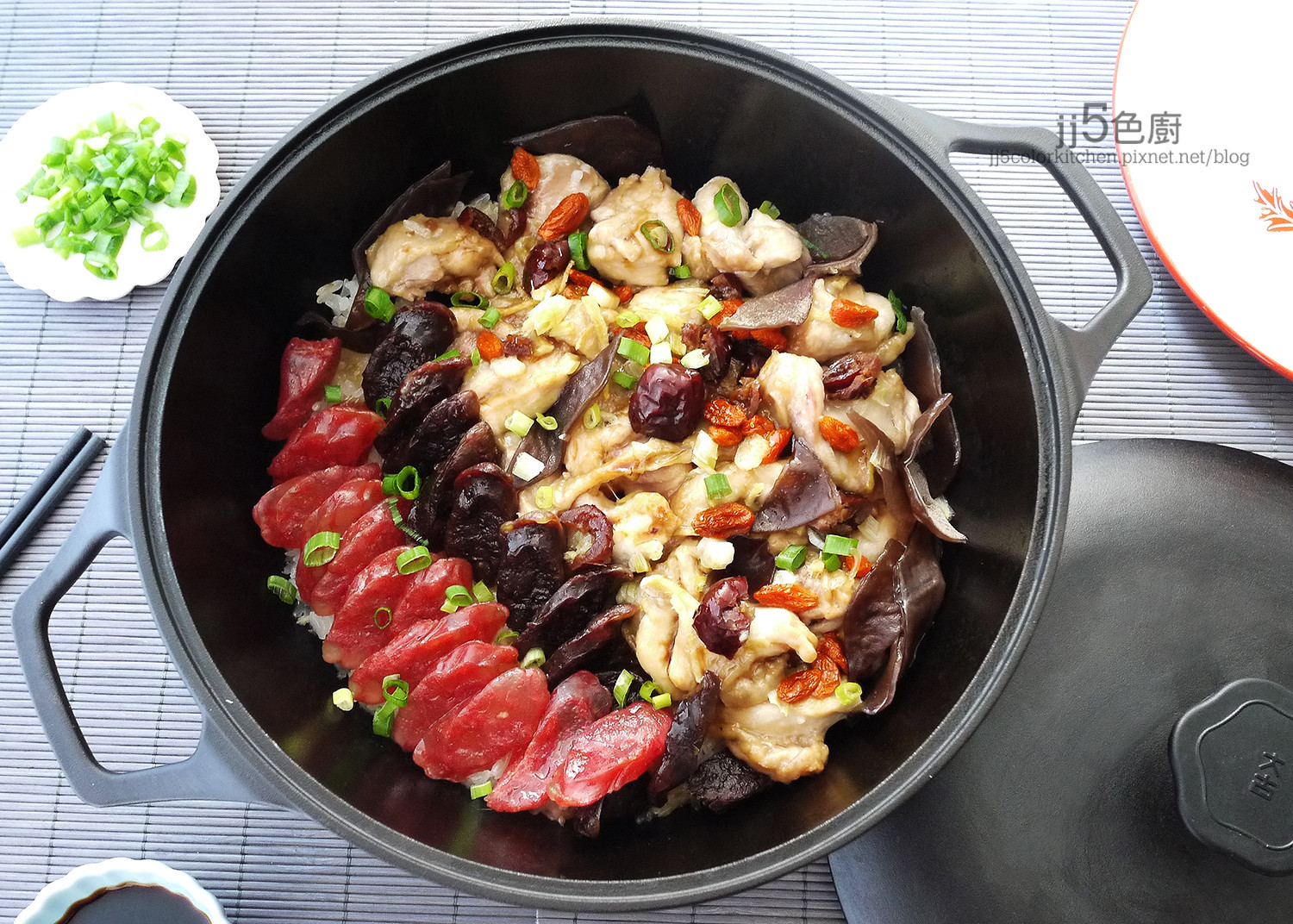 Sausage health chicken claypot rice [big ancient cast iron pot] 愛料理