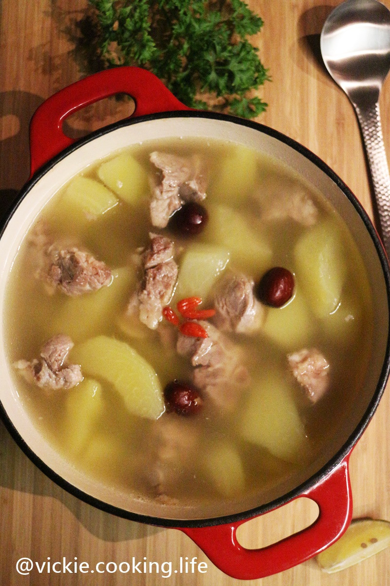 《燉一鍋好湯》青木瓜排骨湯，入秋輕食補。