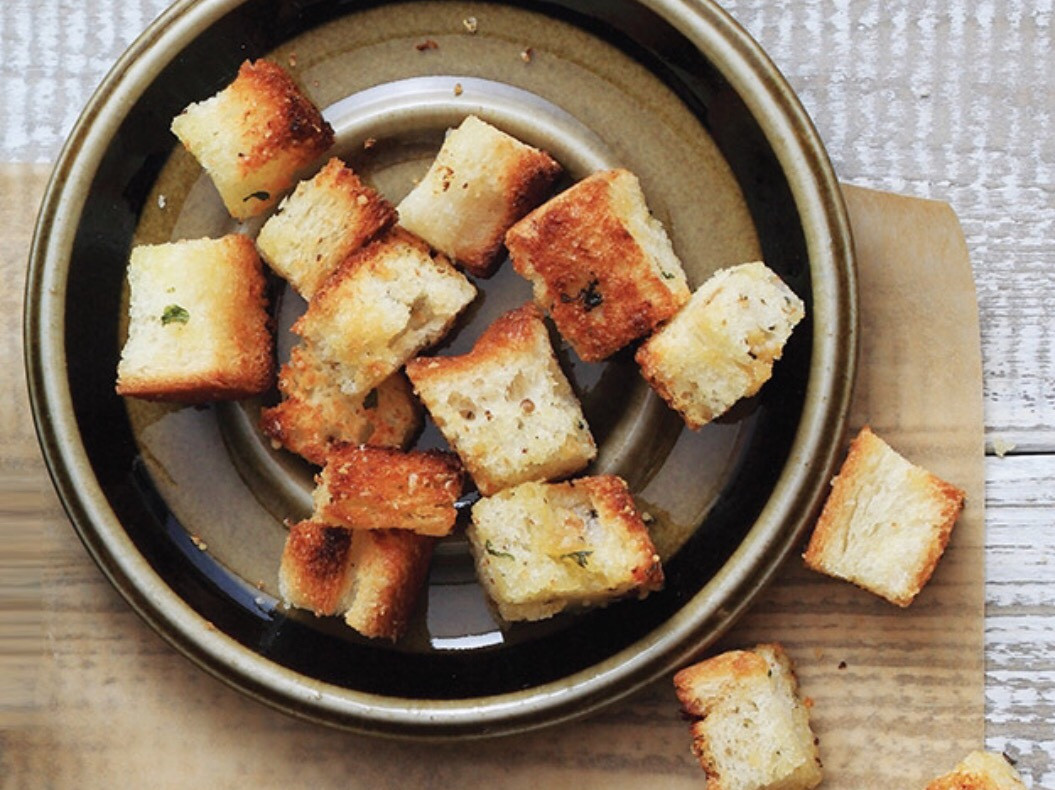 Pesto croutons {snack version} by 愛丽丽🇹🇼🇫🇷🇮🇹🇯🇵🇹🇭🇨🇳 愛料理