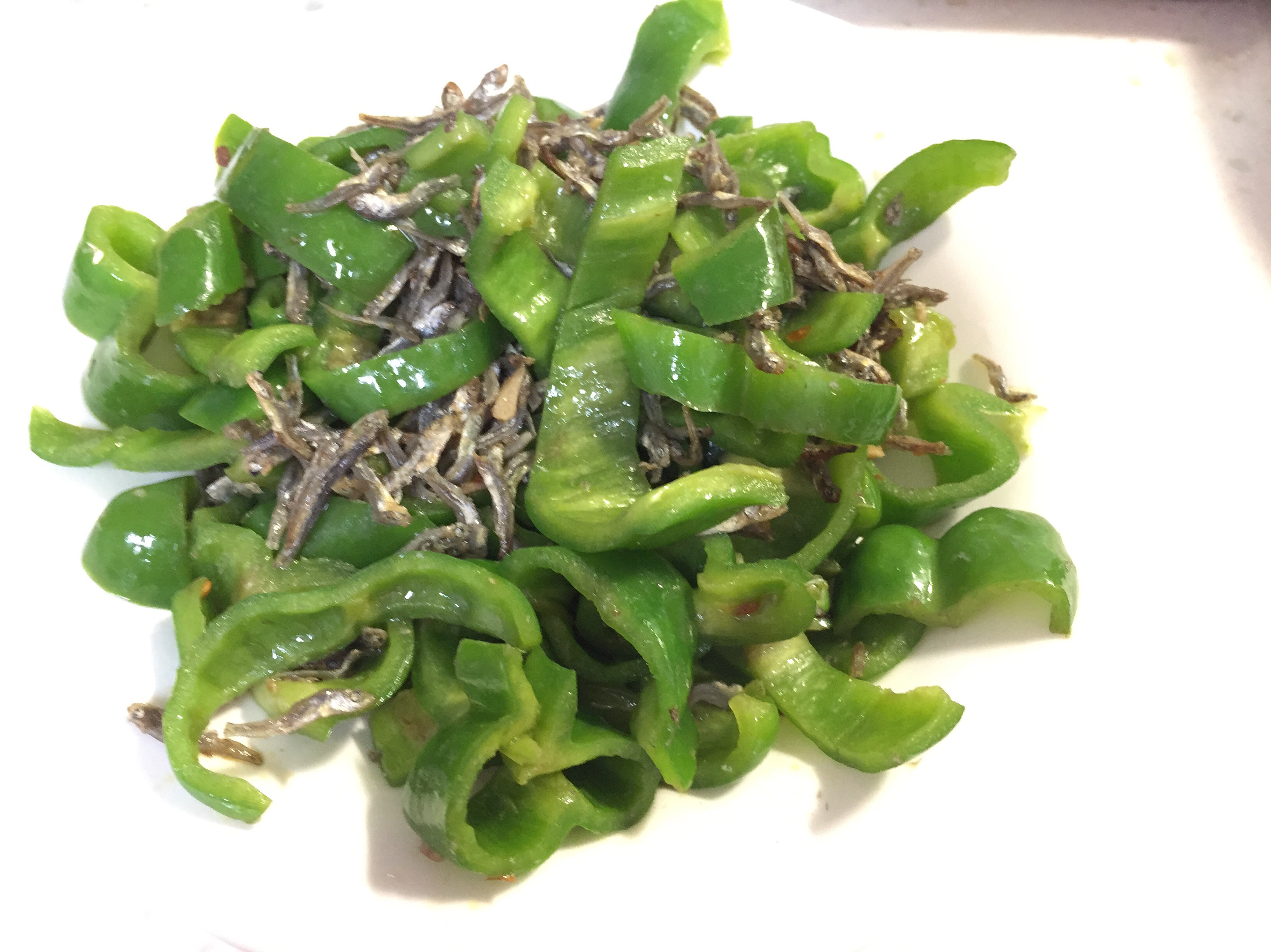 青椒炒小魚乾by Yohooo 愛料理