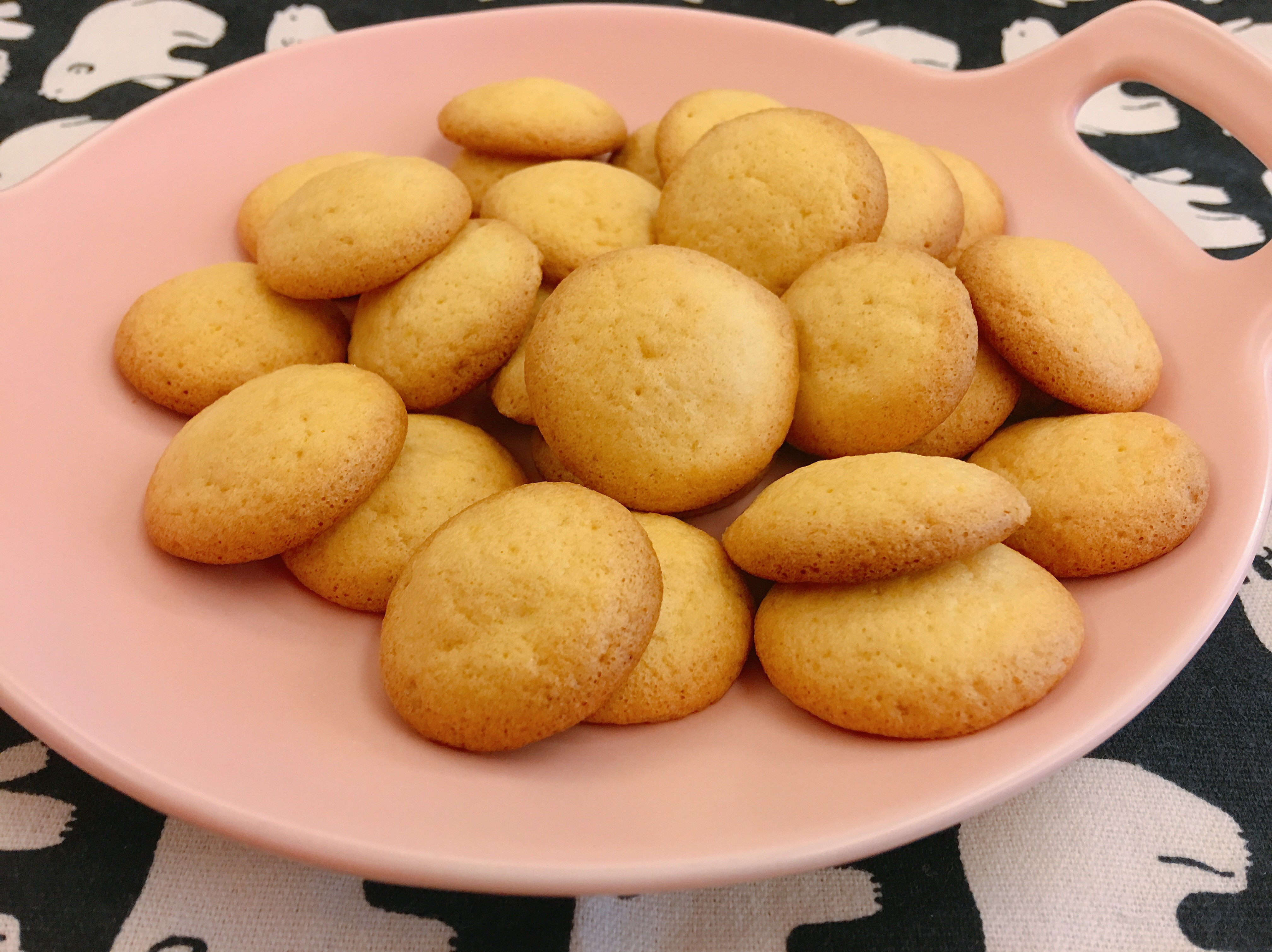 宝宝手指食物～无油鸡蛋小圆饼