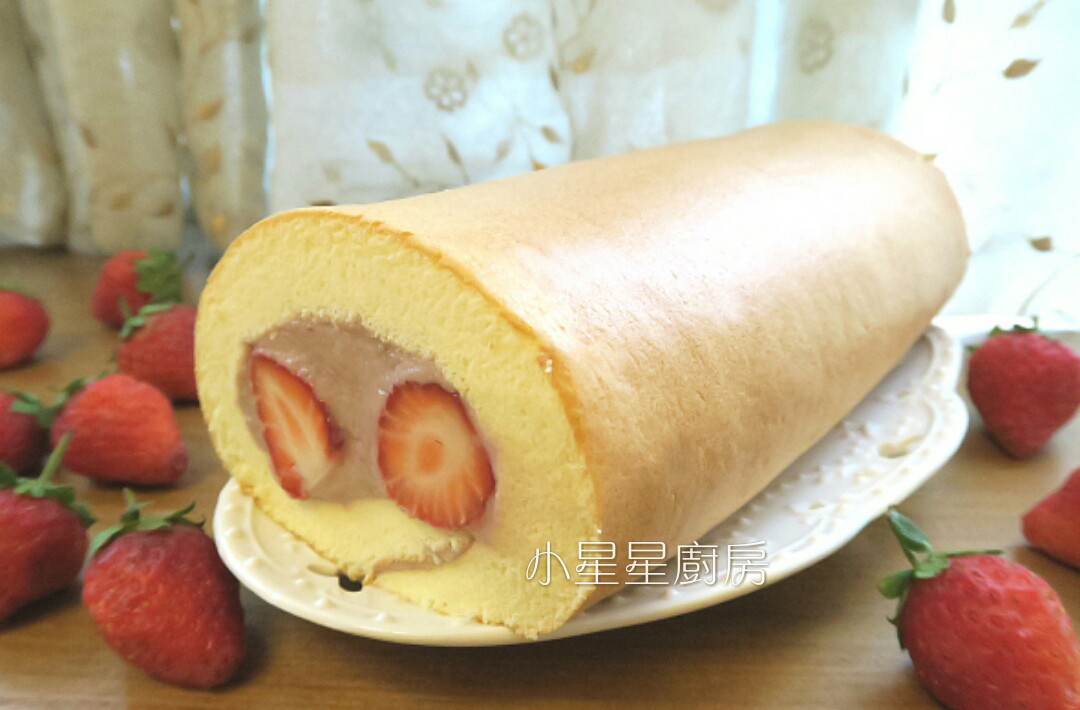 香濃草莓蛋糕卷(新鮮草莓卡士達醬內餡)