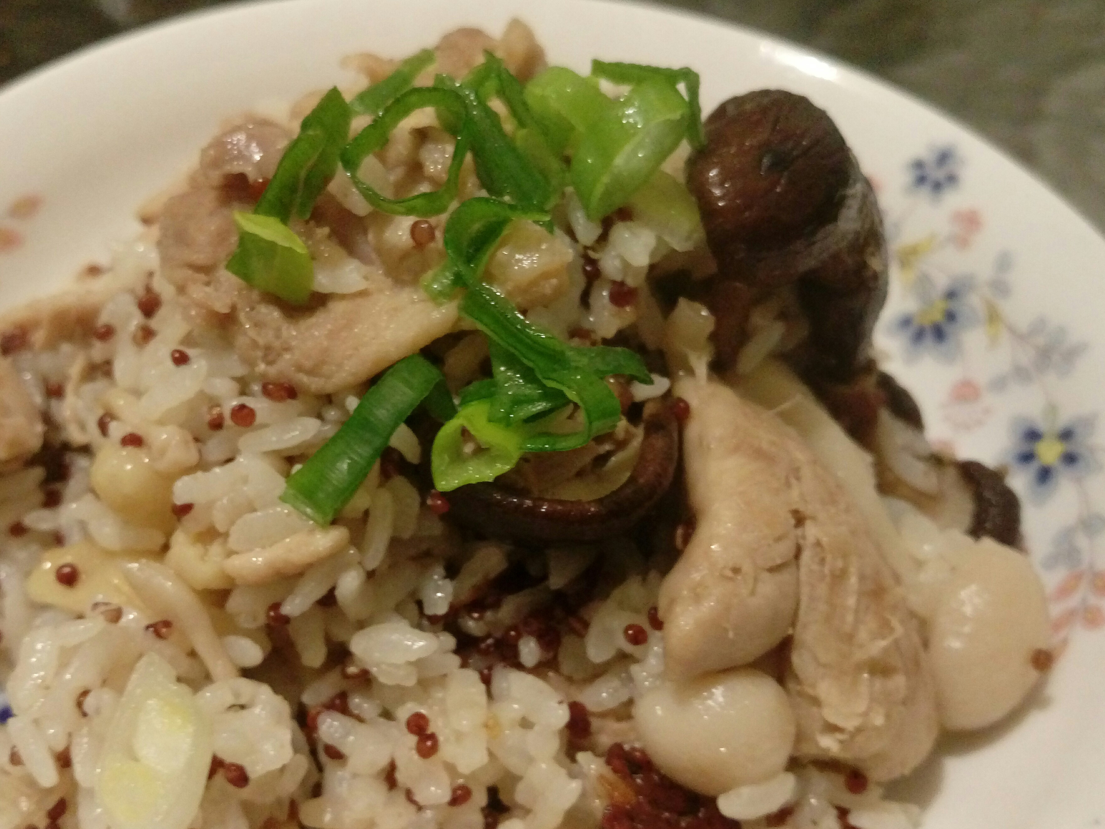 麻油香菇雞紅藜炊飯~史雲生雞湯