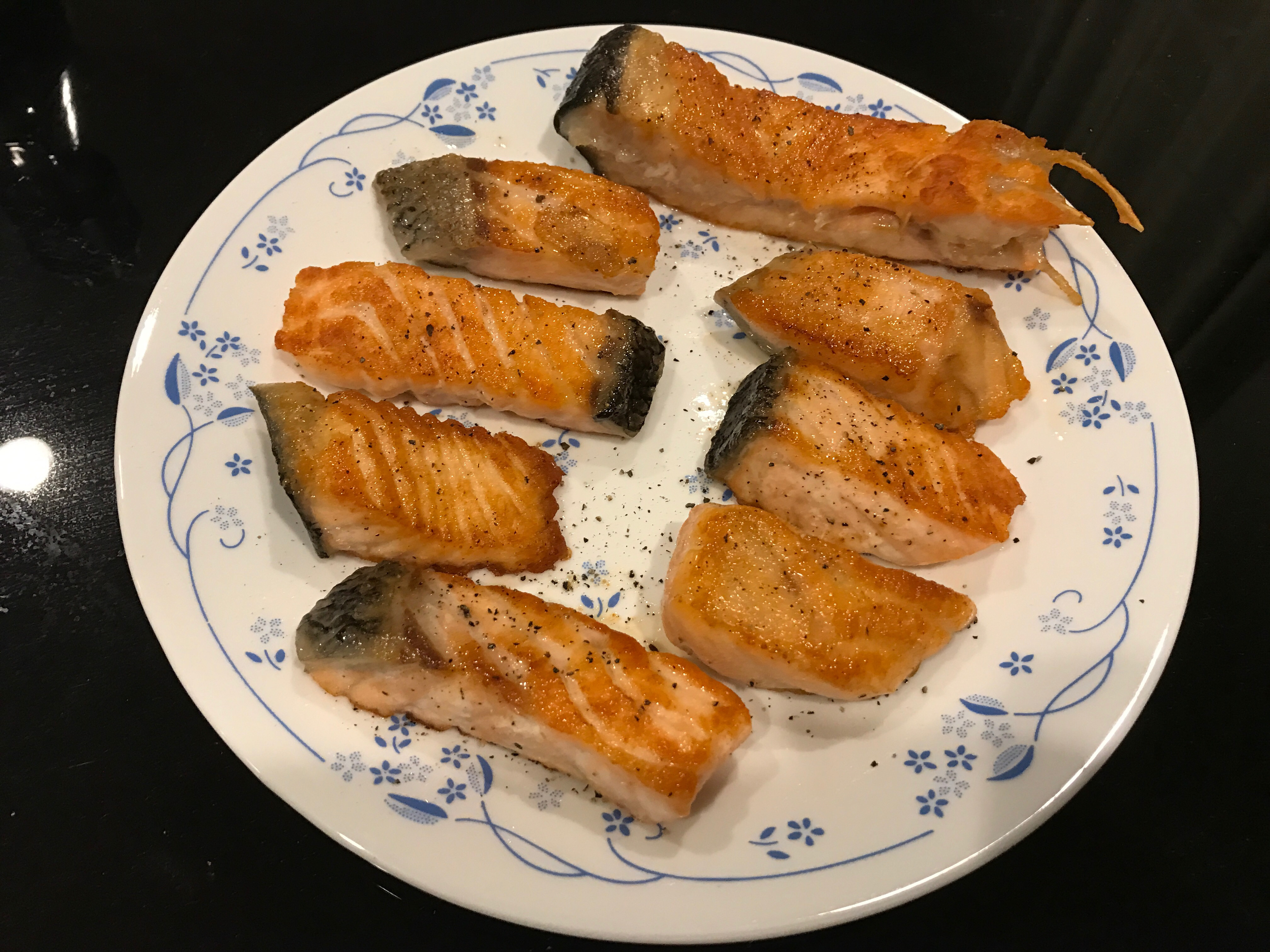 乾煎鮭魚-無魚刺版