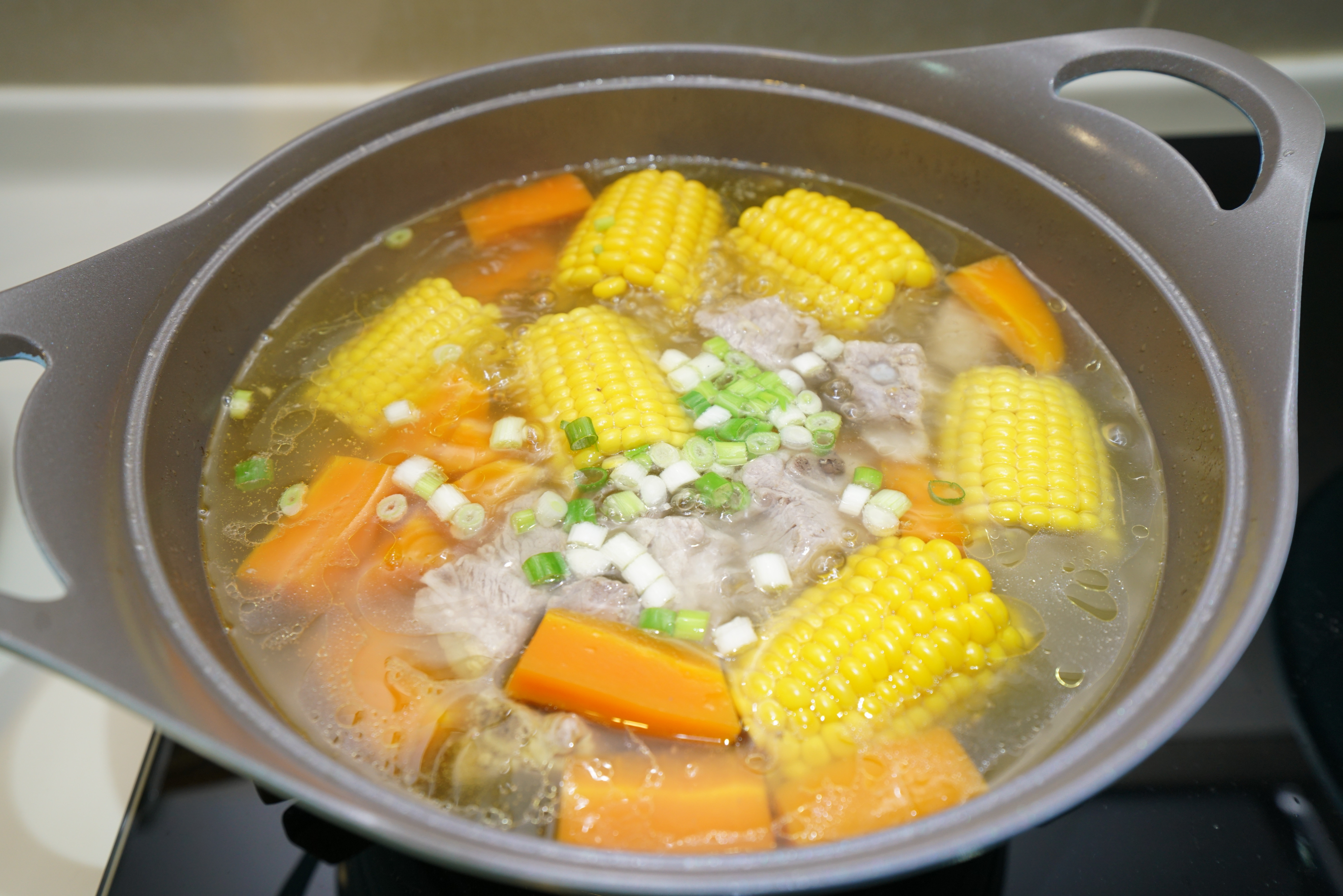 排骨玉米山药汤-教你做菜-山西新东方烹饪学校