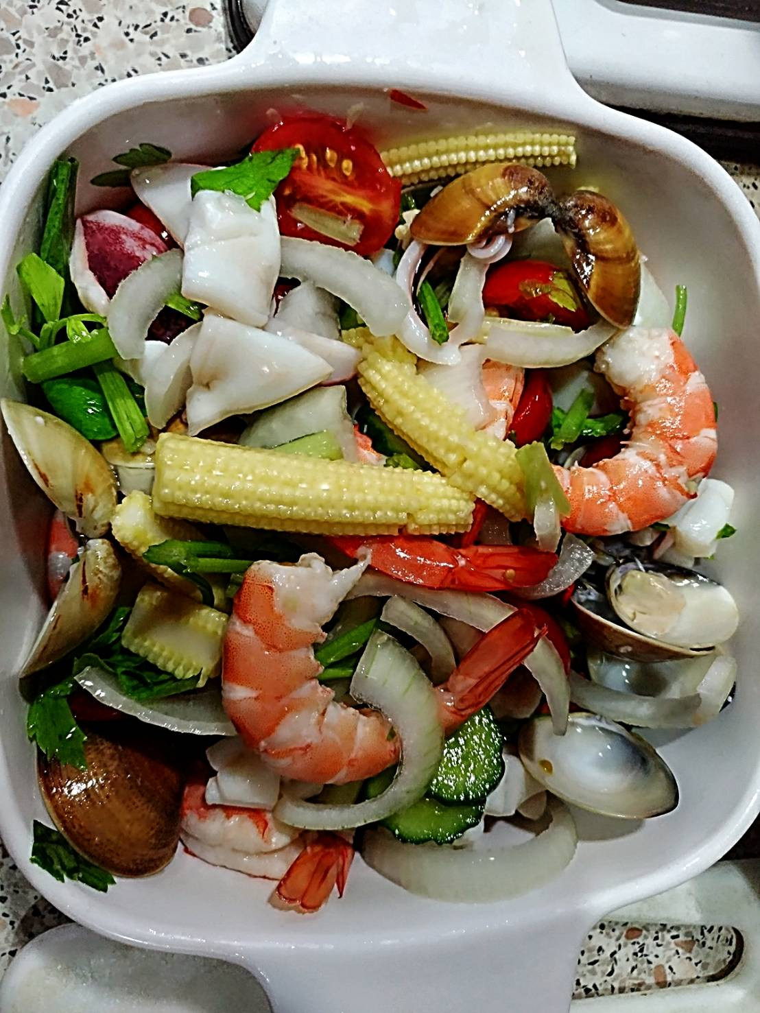 ❤️Aiko愛料理❤️泰式涼拌海鮮沙拉~