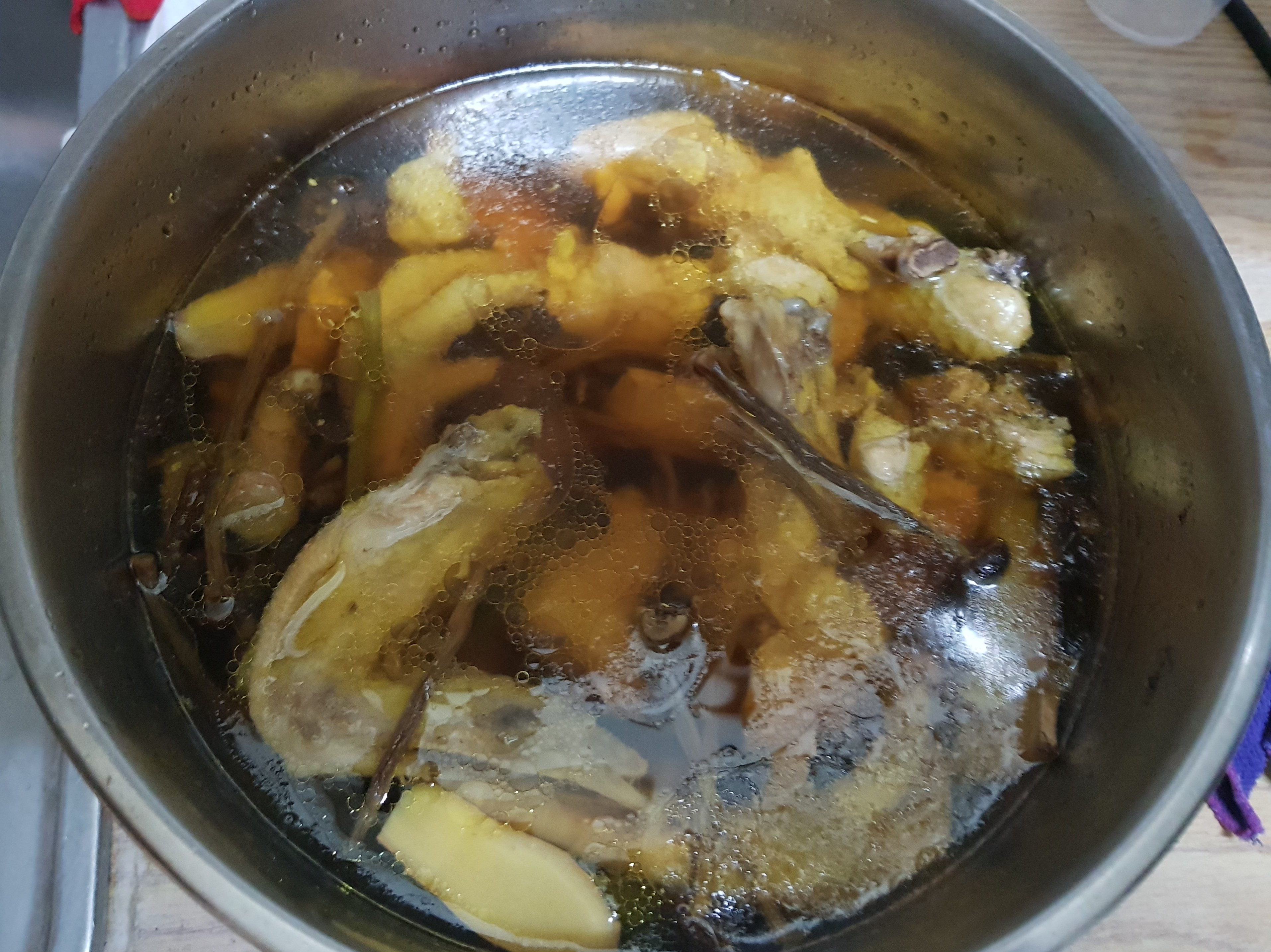茶樹菇土雞湯