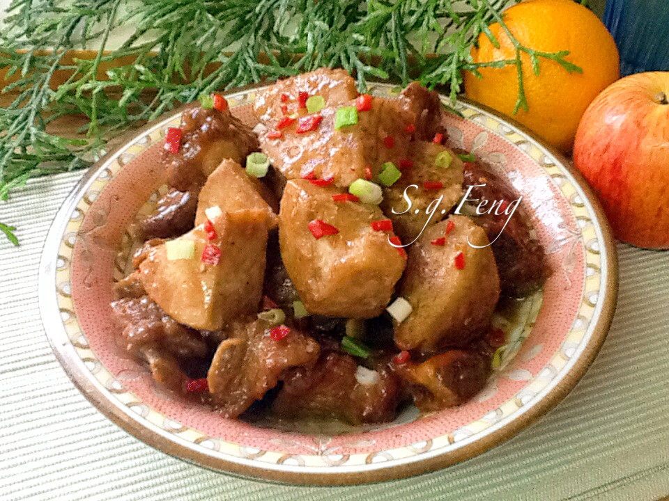 Roasted pork ribs with taro by Feng Lin 愛料理