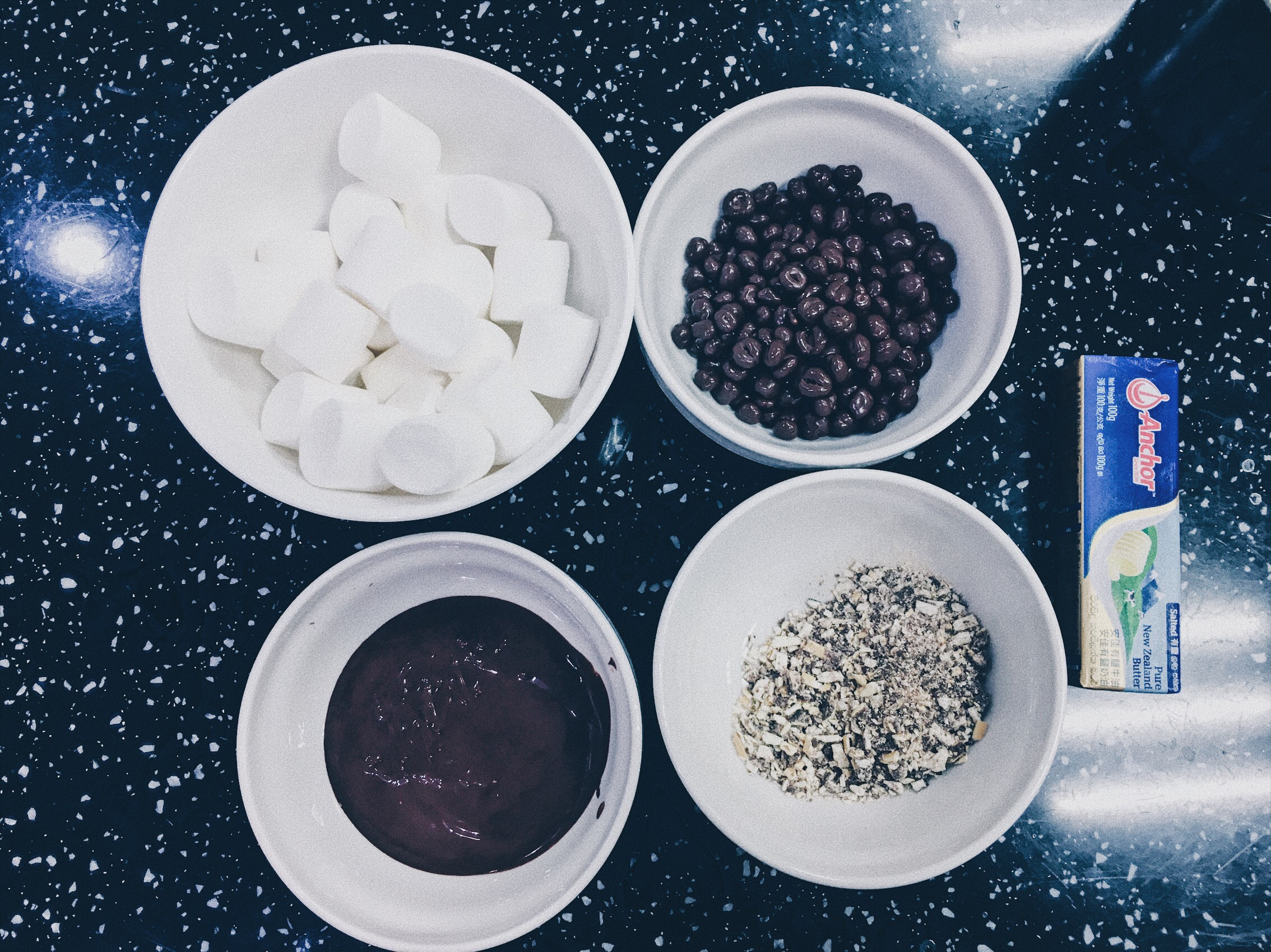 Marshmallow chocolate 🍫 is a material 🐷 that can be bought in 愛料理