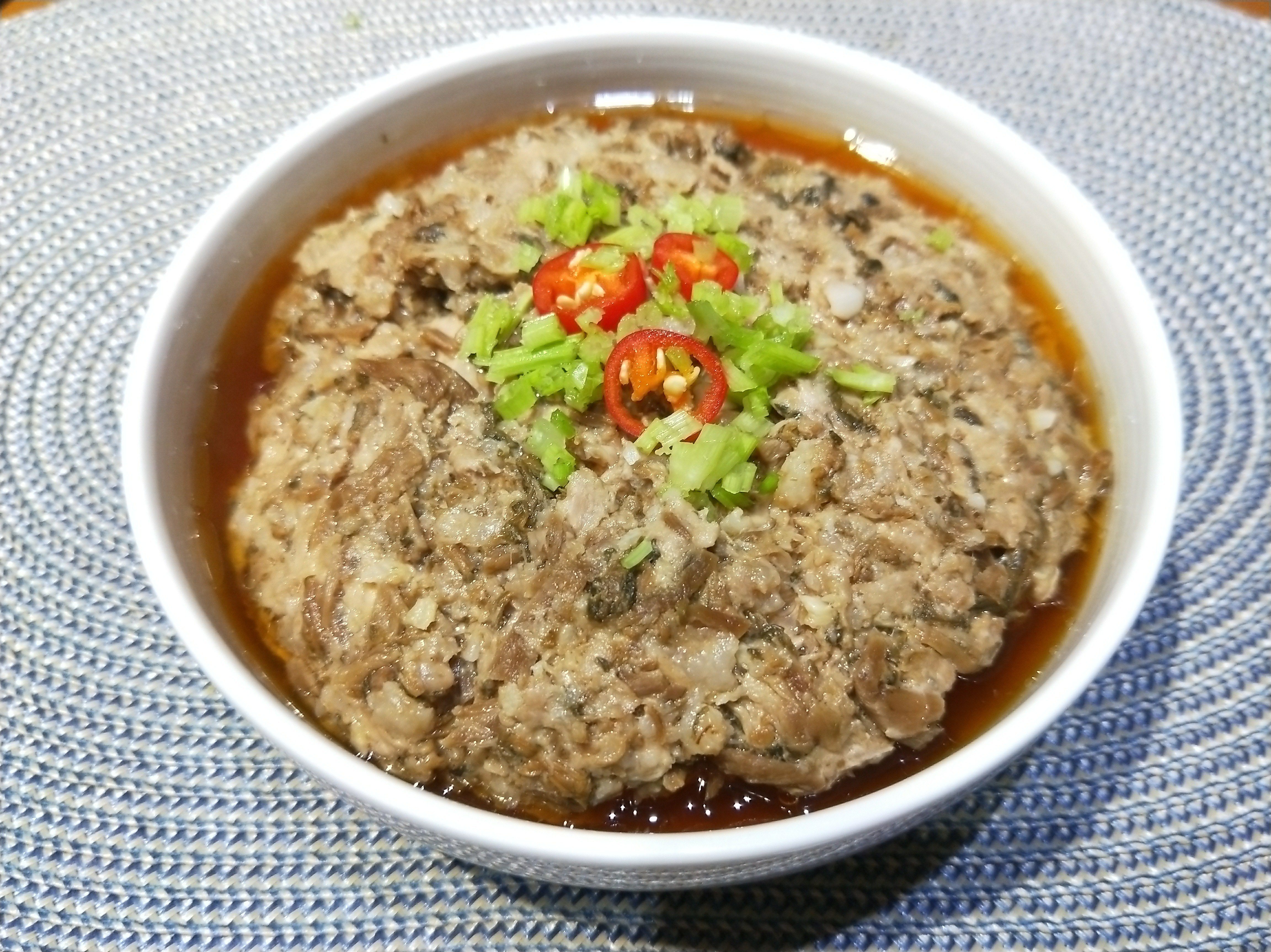 梅菜蒸肉(電鍋料理15分鐘快速上菜) by 甜廚花姐姐 - 愛料理