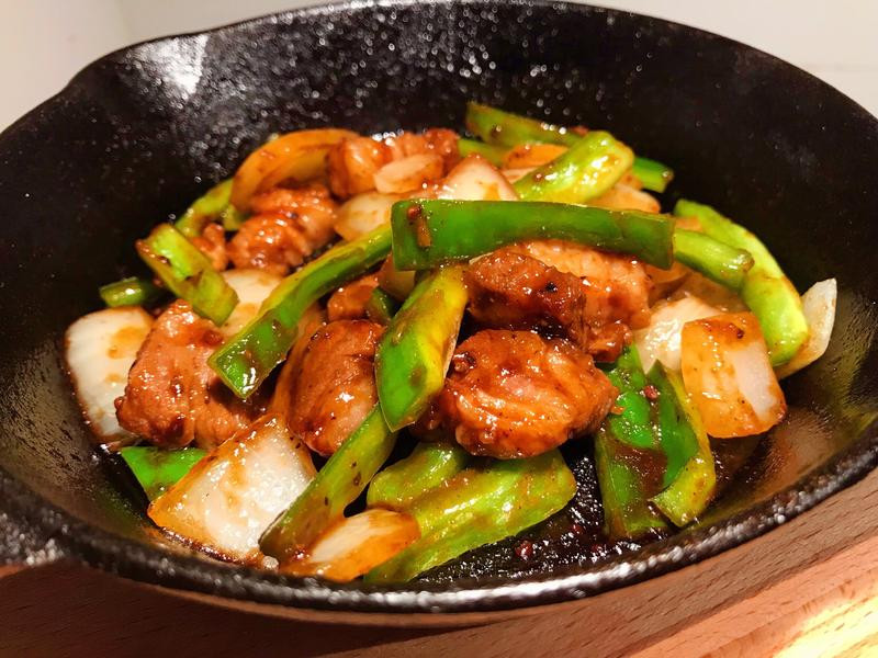 5分钟〕黑胡椒铁板牛肉快炒