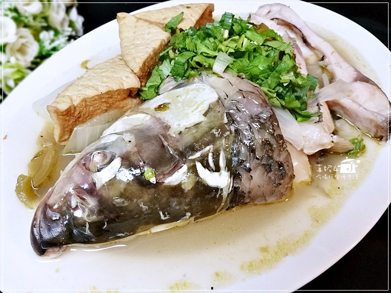 老壇酸菜魚 (用偷吃步做的料理)