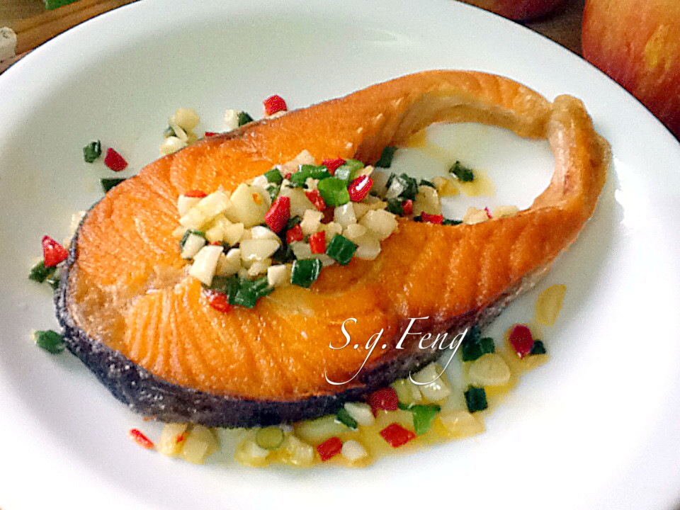 蒜香奶油鮭魚