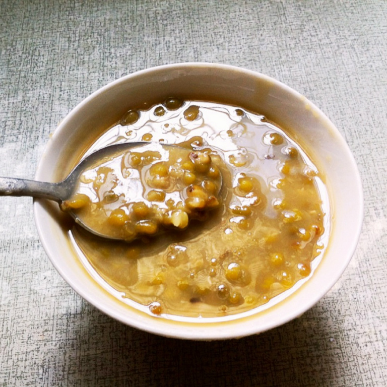 「一小時完成鬆軟綠豆湯」適合新手製作簡易電鍋料理