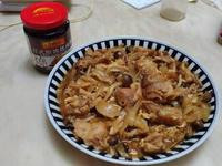 雞肉炒鴻禧菇【李錦記日式照燒烤肉醬】