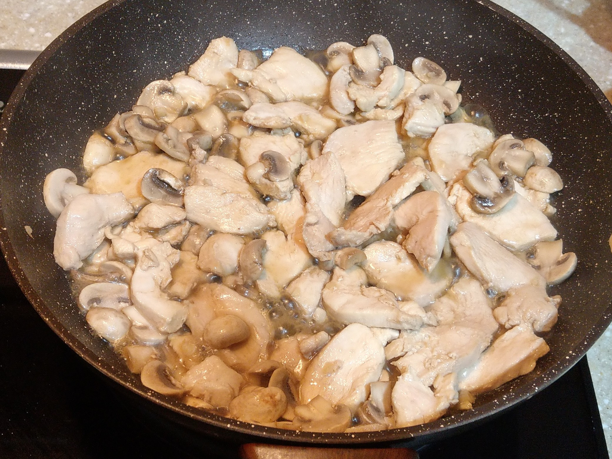 減肥低脂-雞胸肉片炒蘑菇