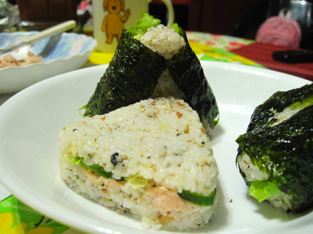 鲑鱼三角饭团
