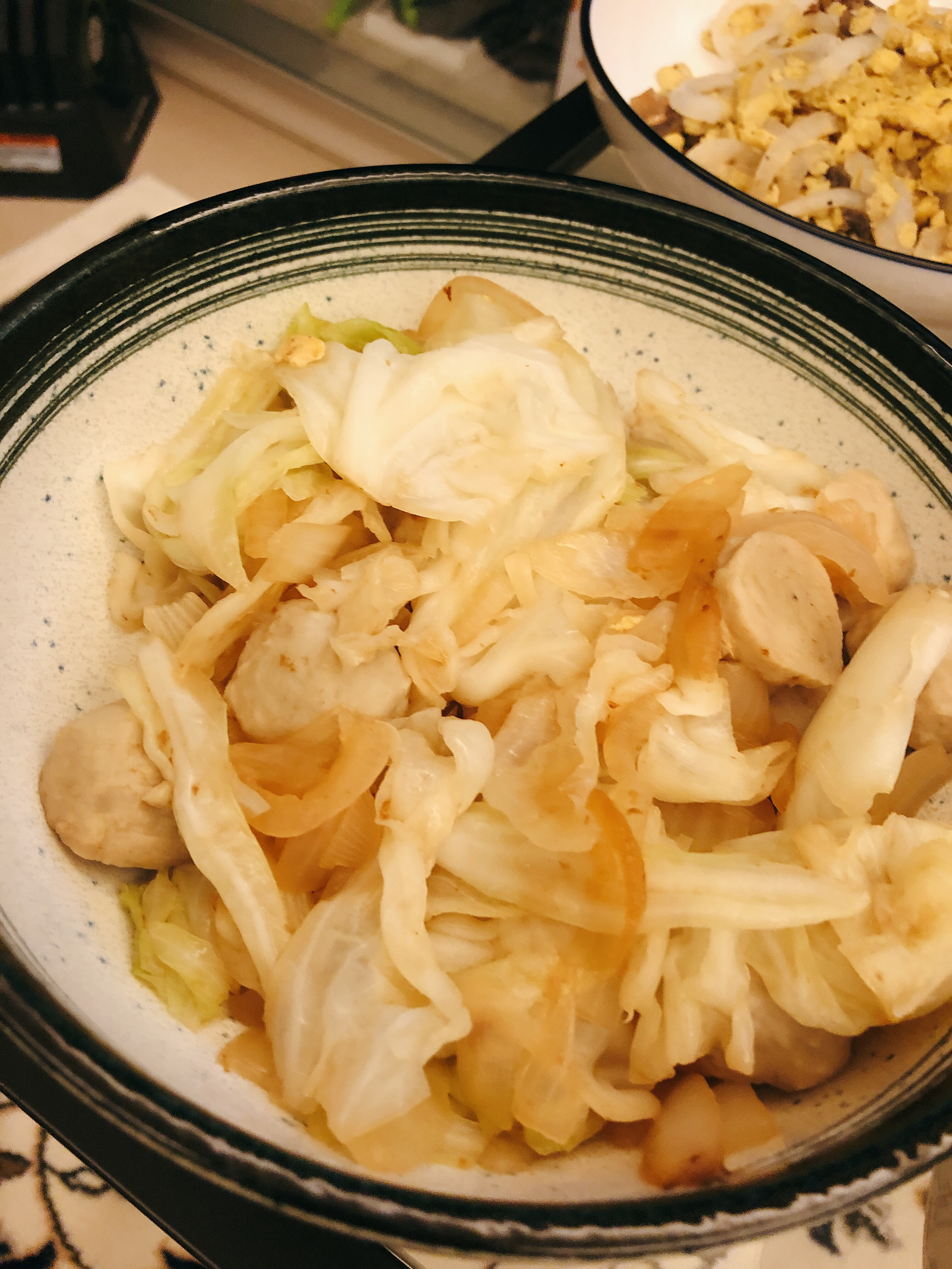 高麗菜洋蔥炒虱目魚丸
