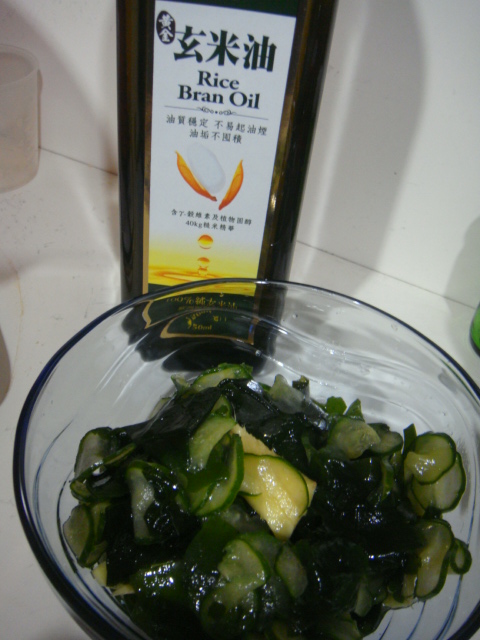 【健康廚房黃金玄米油】日式涼拌小黃瓜海帶芽