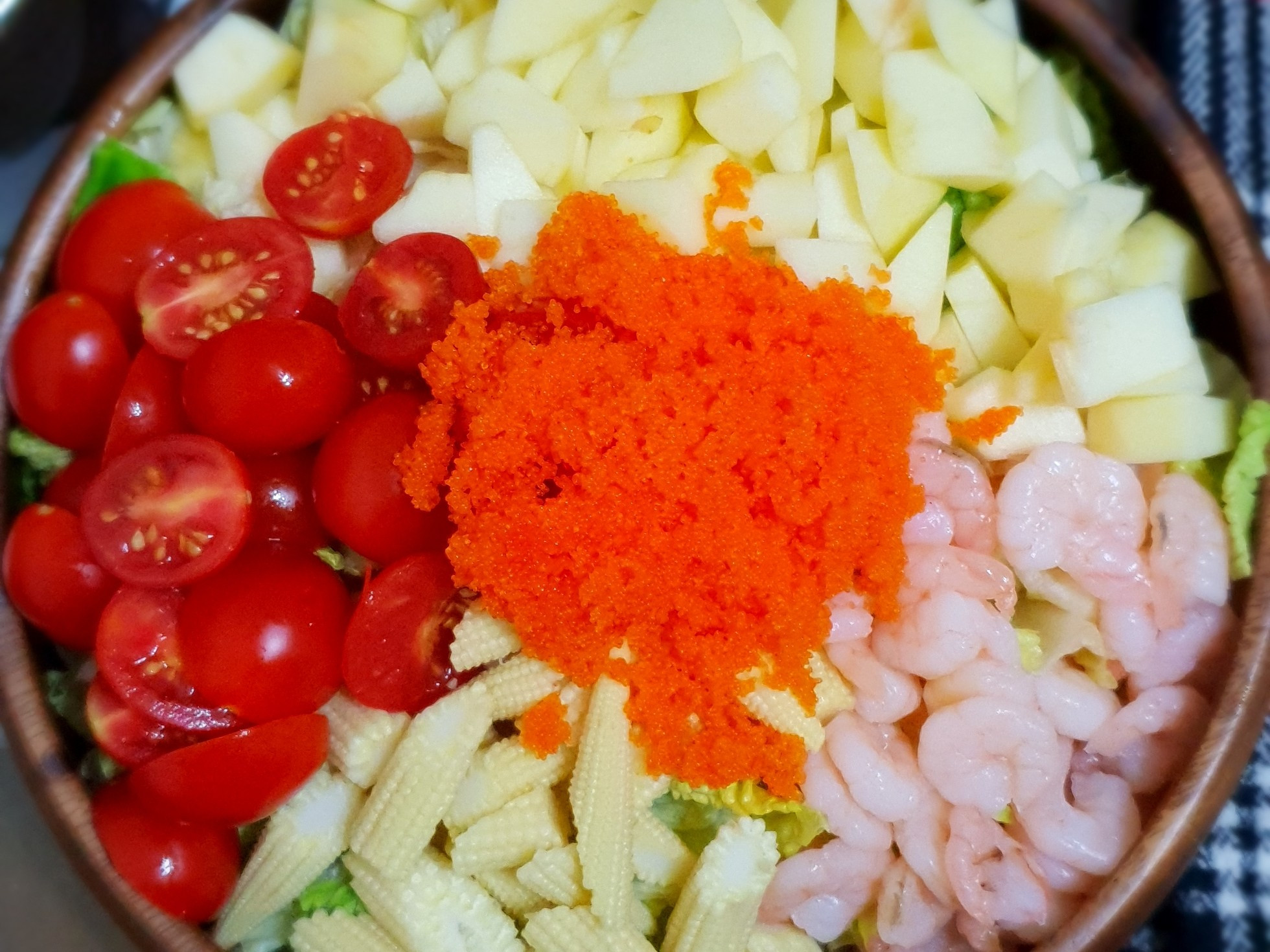 魚卵蝦蝦生菜沙拉