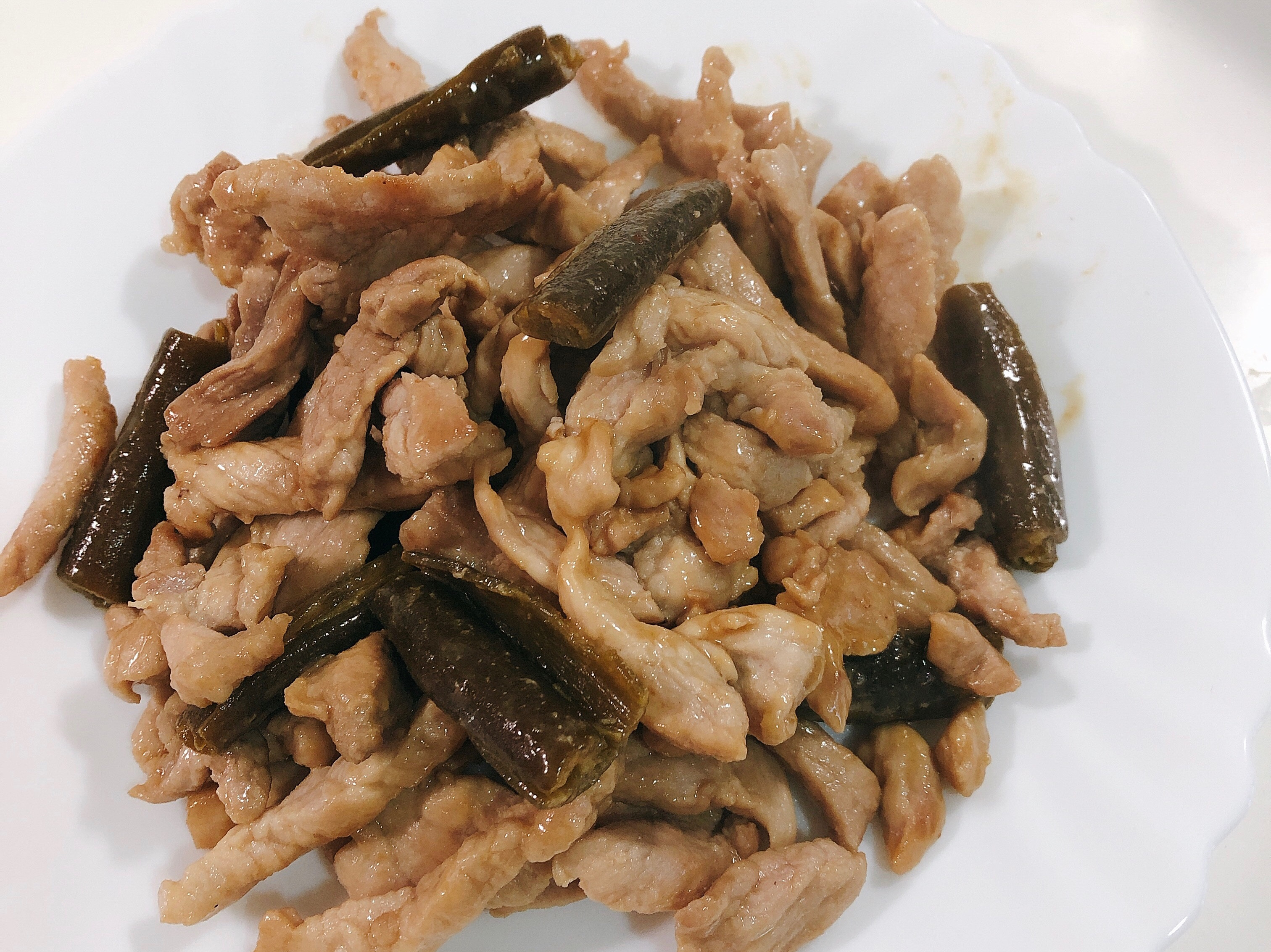 剝皮辣椒炒肉絲by Yangyang新手上菜 愛料理