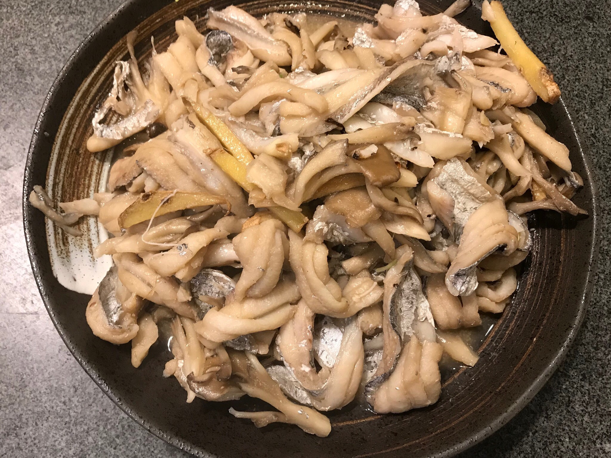 麻香舞菇薑燒白帶魚片