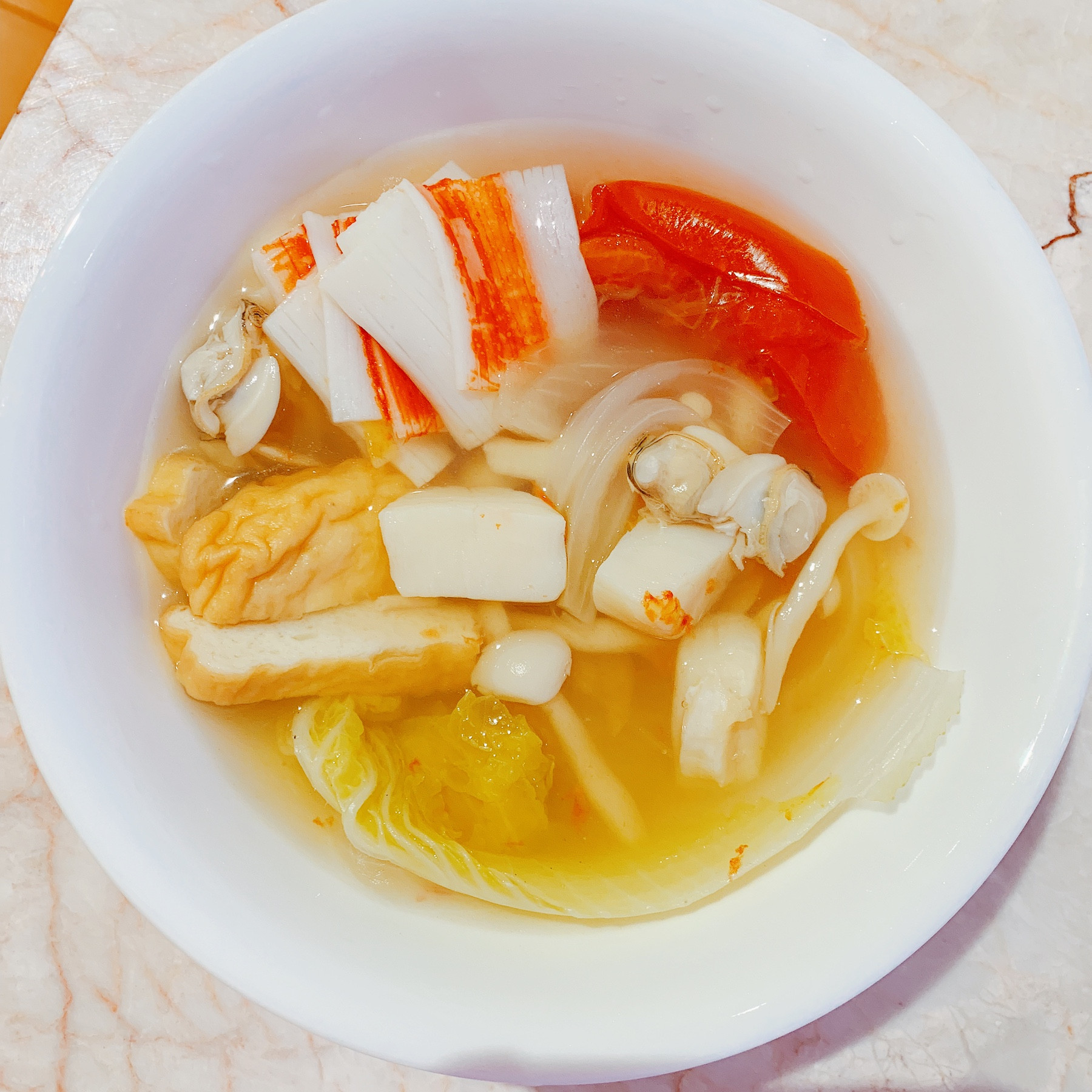 電鍋-蔬菜海鮮湯蛤蜊番茄雪白菇娃娃菜干貝