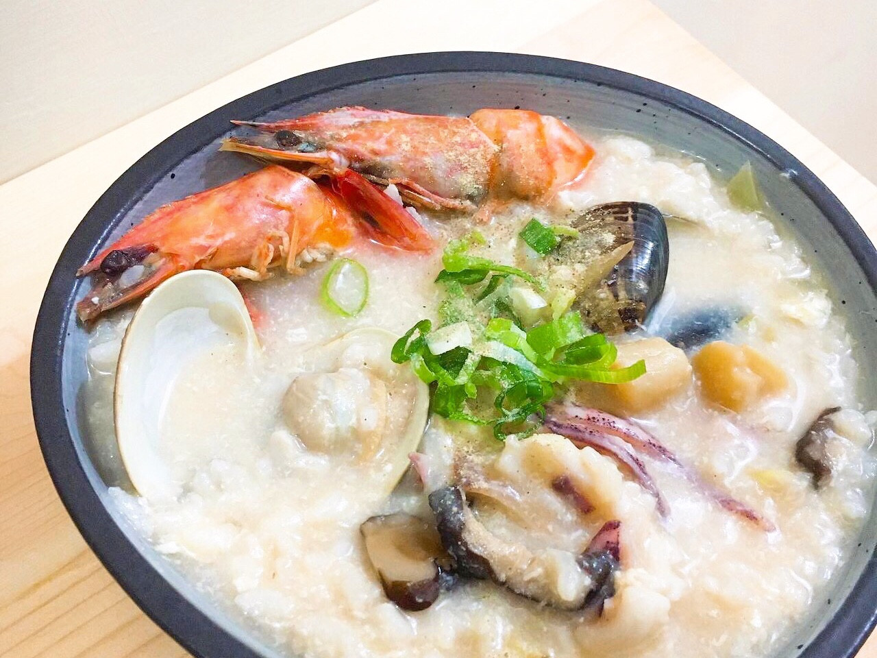 鮮蝦蛤蠣煉高湯海鮮粥