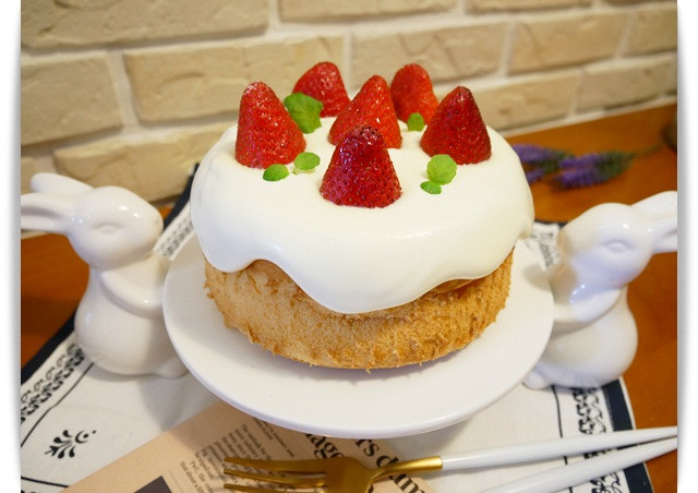 可愛的「草莓奶油戚風蛋糕」美到冒泡 ♡
