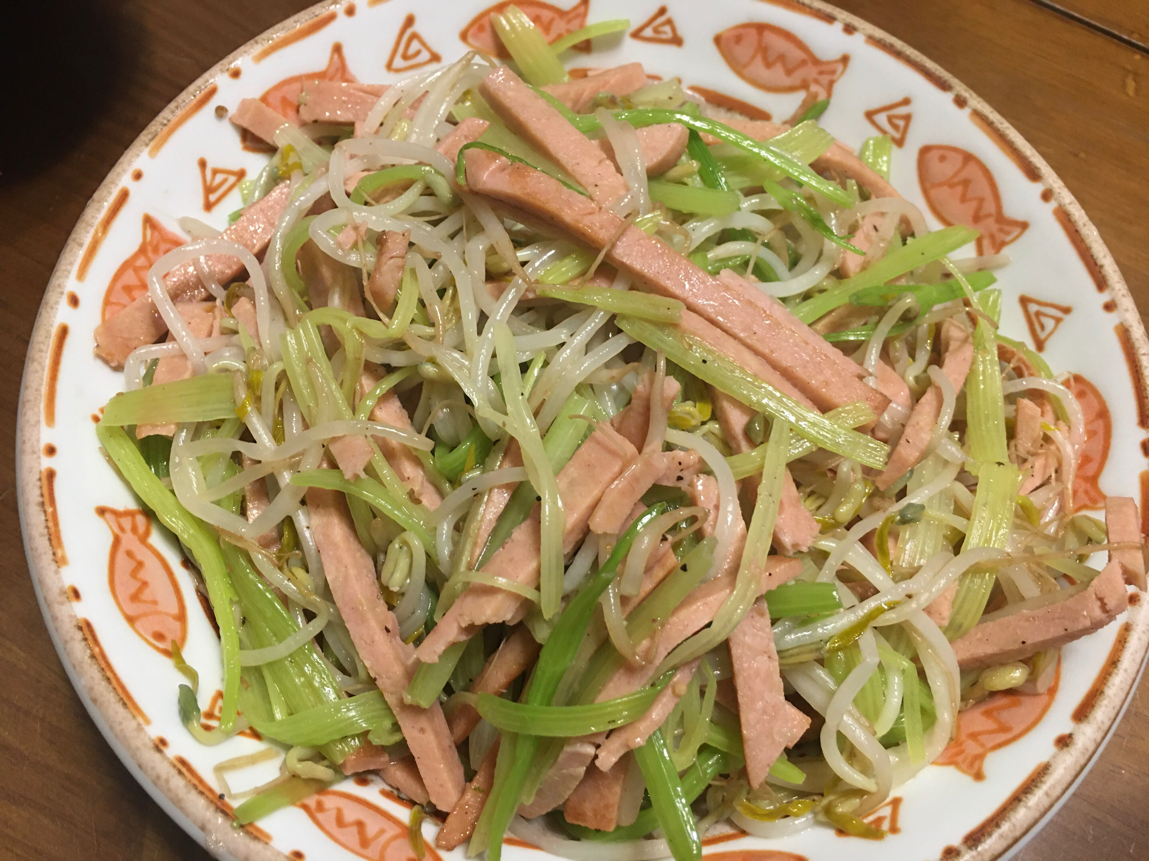 素火腿炒豆芽芹菜（素食）