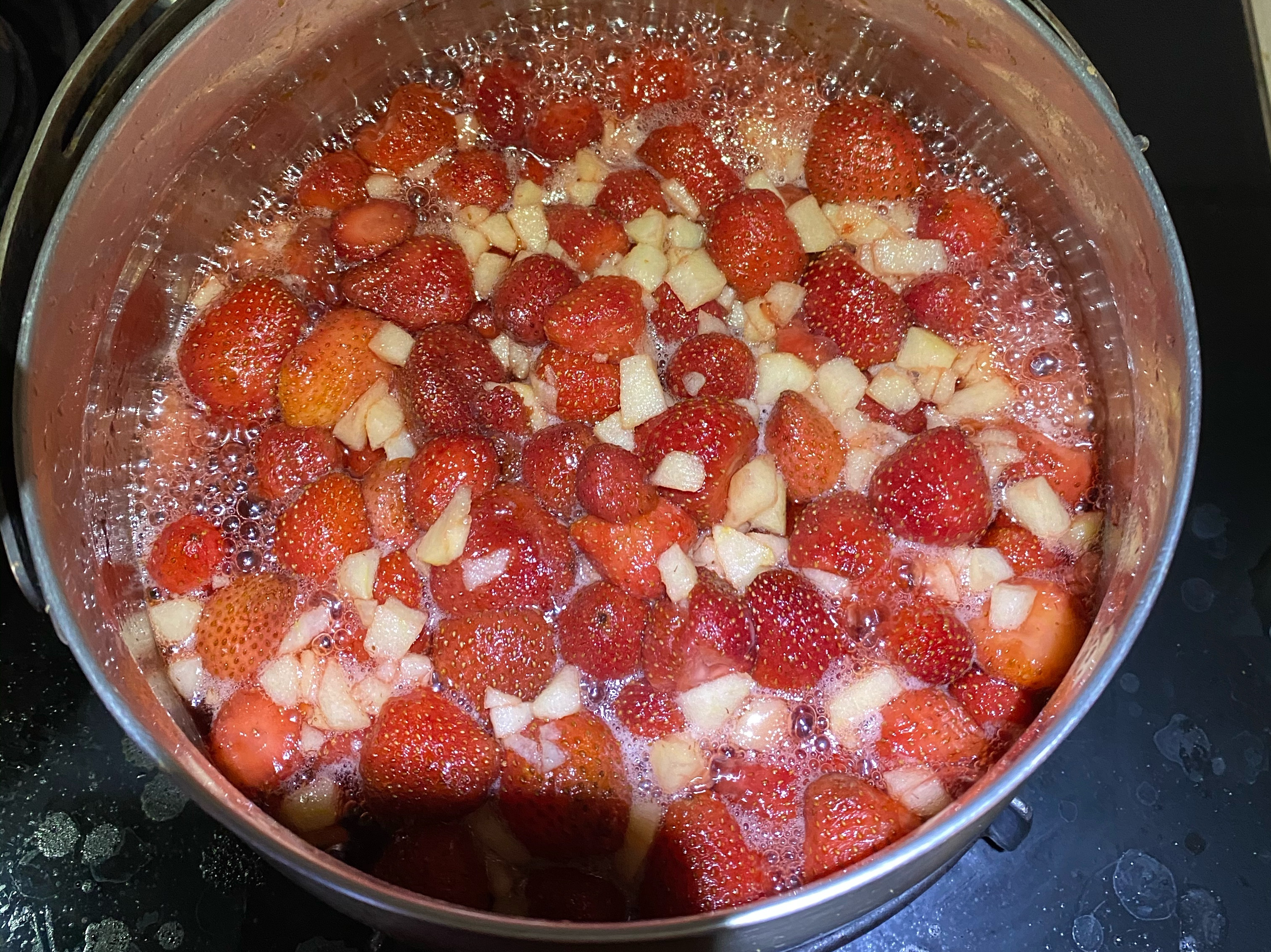 自製草莓果醬（蘋果風味）也可以去掉蘋果