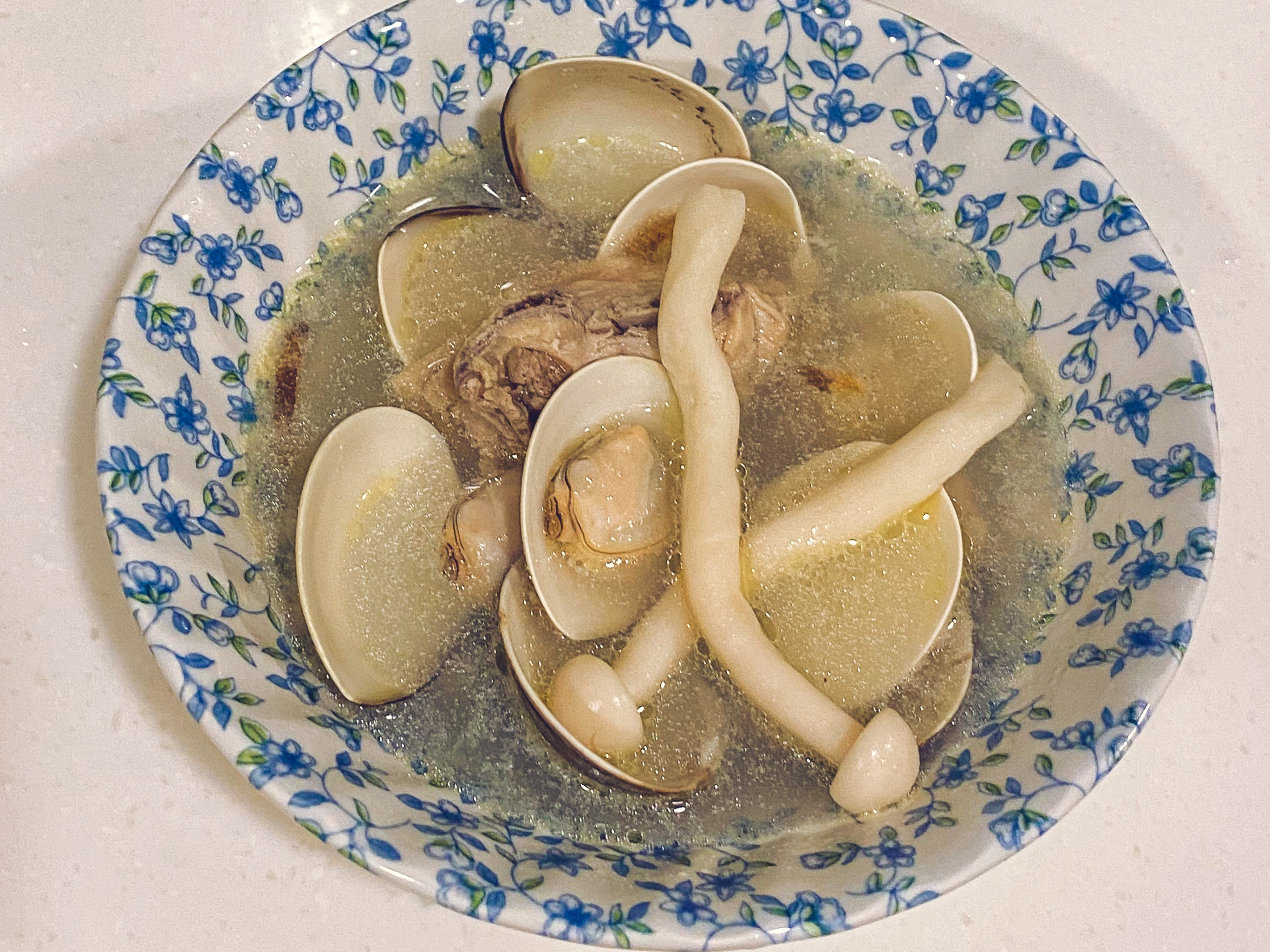 Laura’cooking 蛤蜊香菇雞湯
