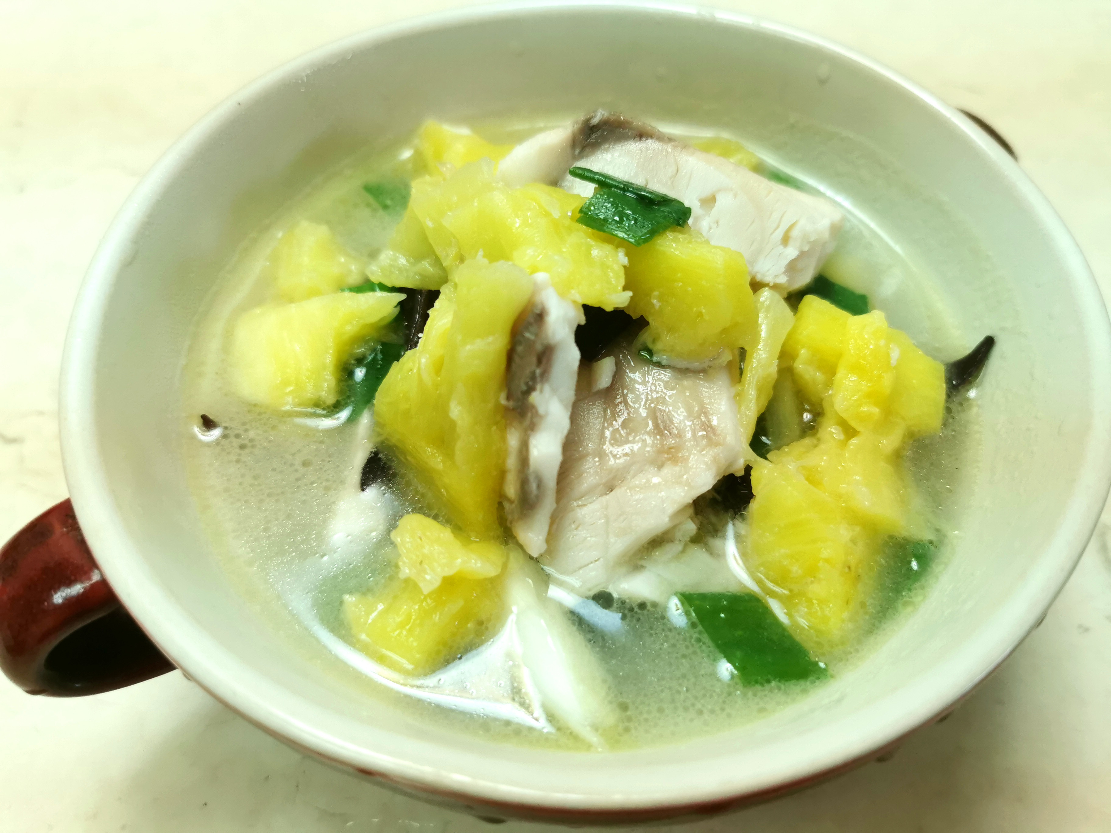  鳳梨鯛魚湯