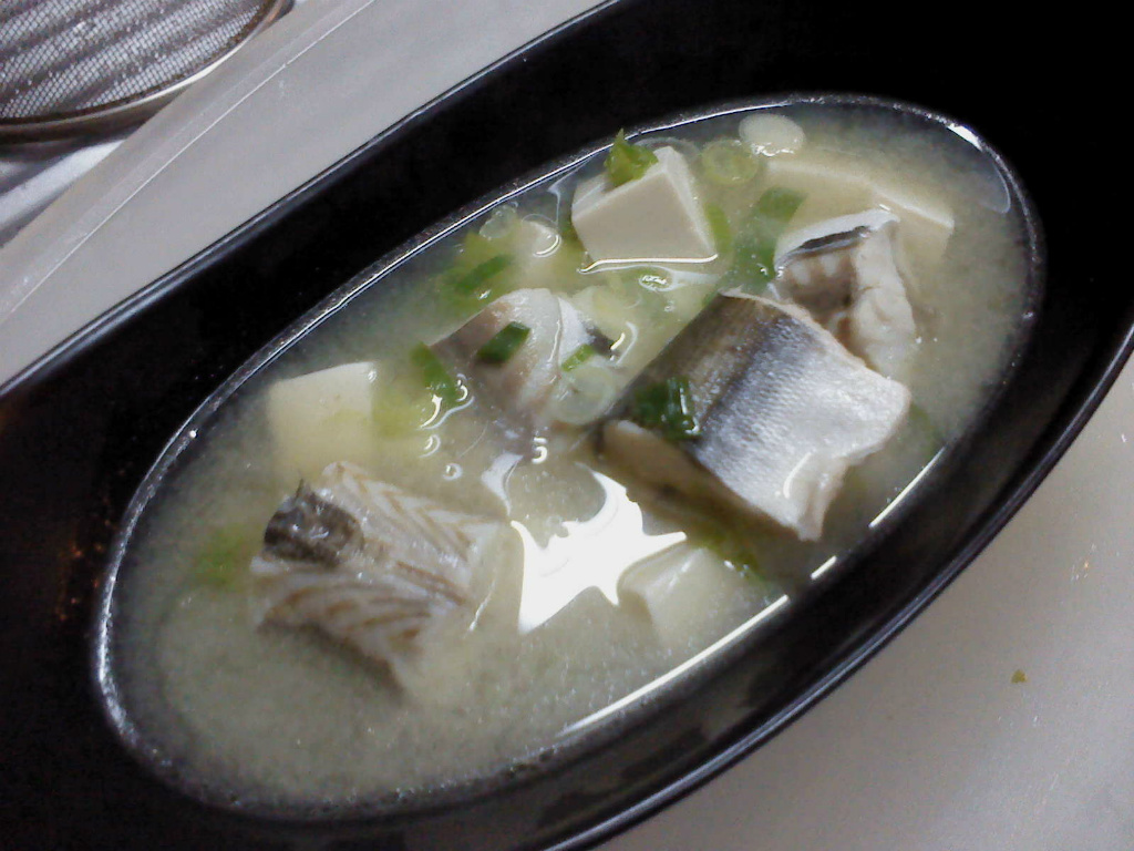 莎媽五心級料理~味噌豆腐鮮魚湯