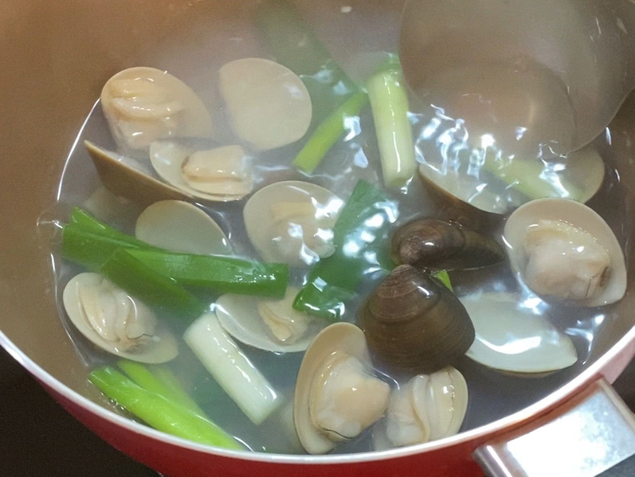 蛤蜊蔥段湯
