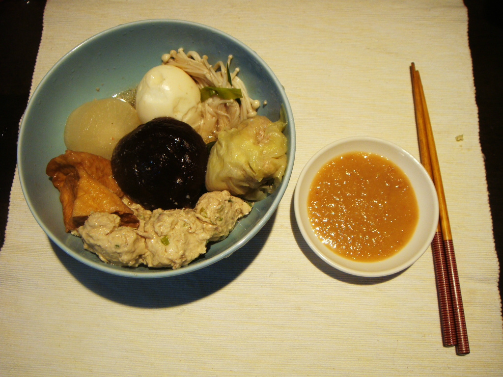 [冬天暖呼呼]關東煮三寶:湯頭+味噌雞肉丸+高麗菜捲