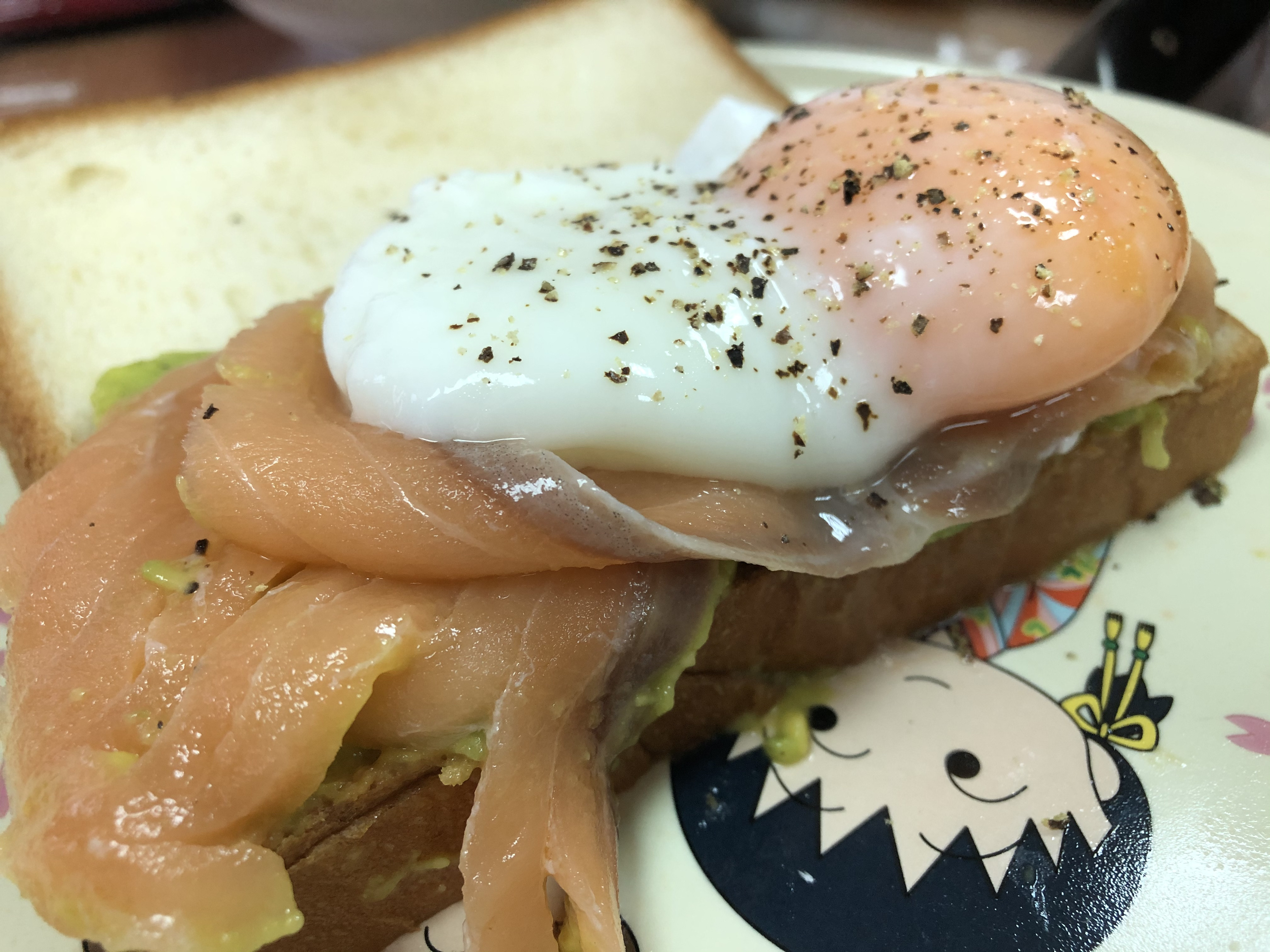 燻鮭魚/鮪魚檸檬酪梨沙拉