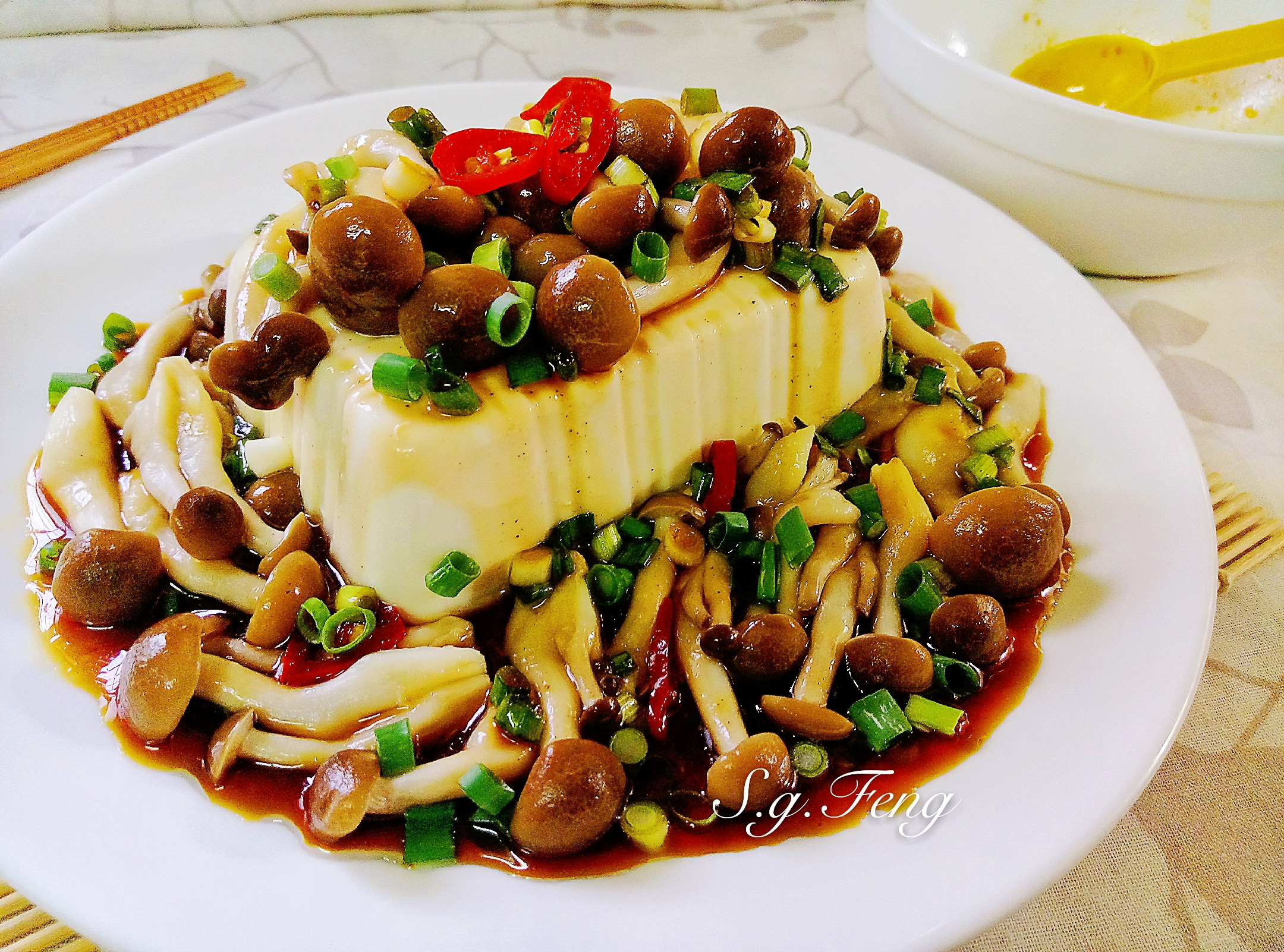 蘑菇炖豆腐怎么做_蘑菇炖豆腐的做法_Ann小叶子_豆果美食